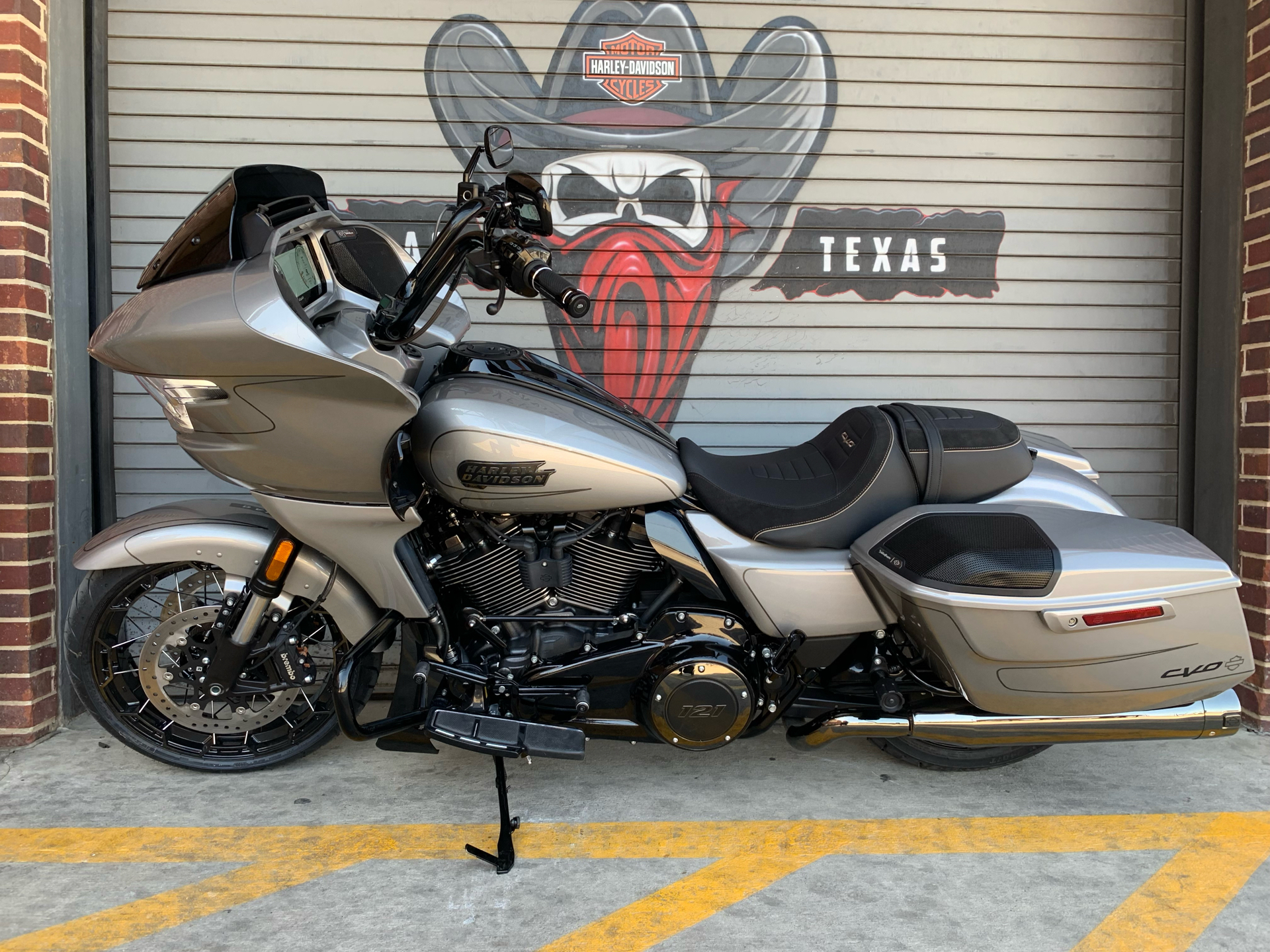 2023 Harley-Davidson CVO™ Road Glide® in Carrollton, Texas - Photo 10