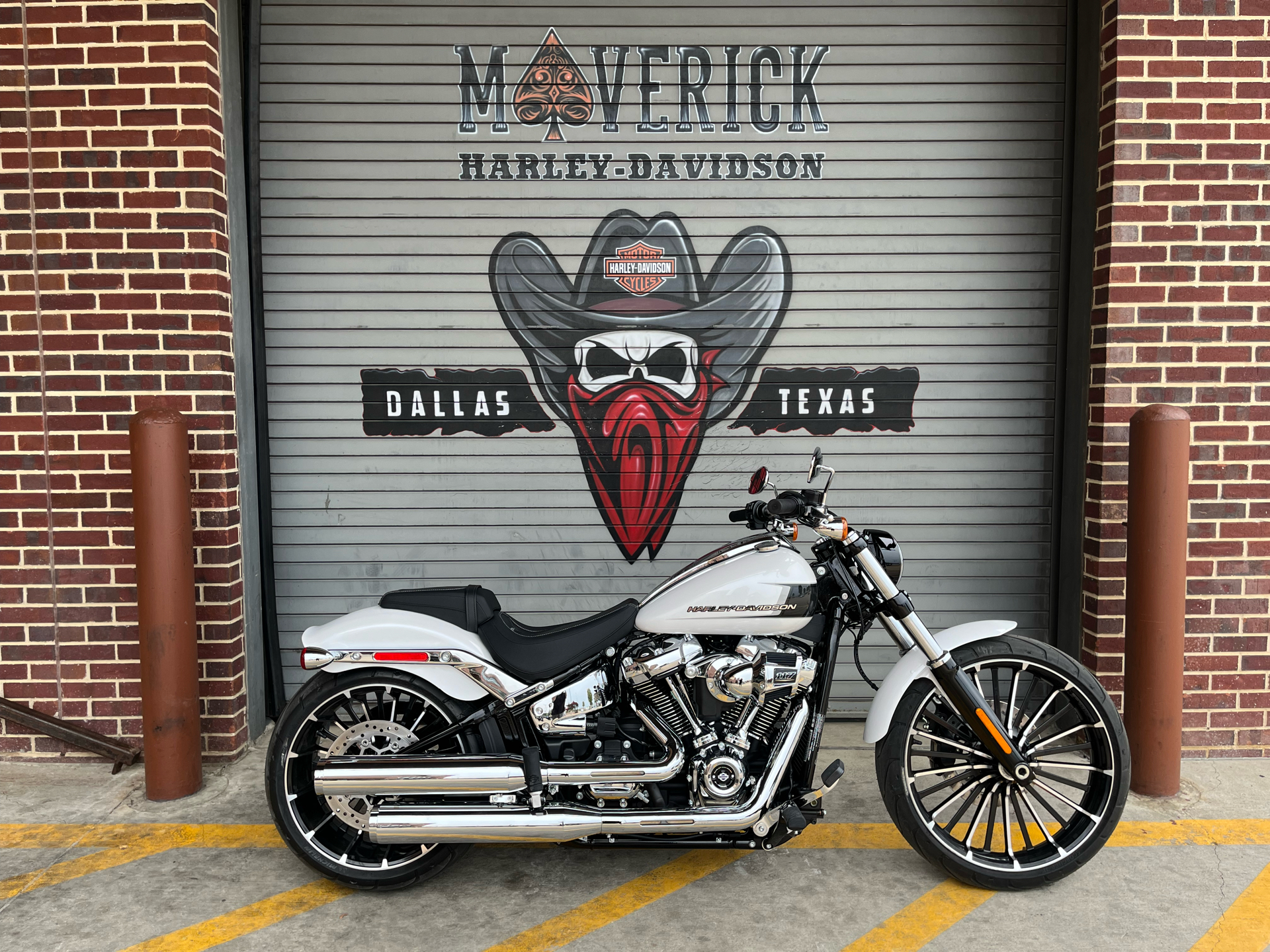 2024 Harley-Davidson Breakout® in Carrollton, Texas - Photo 1