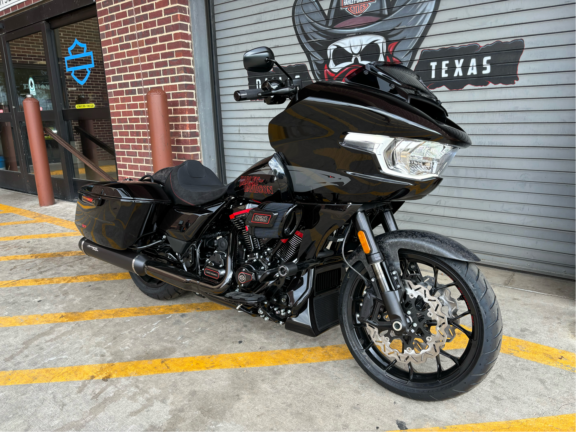 2024 Harley-Davidson CVO™ Road Glide® ST in Carrollton, Texas - Photo 2