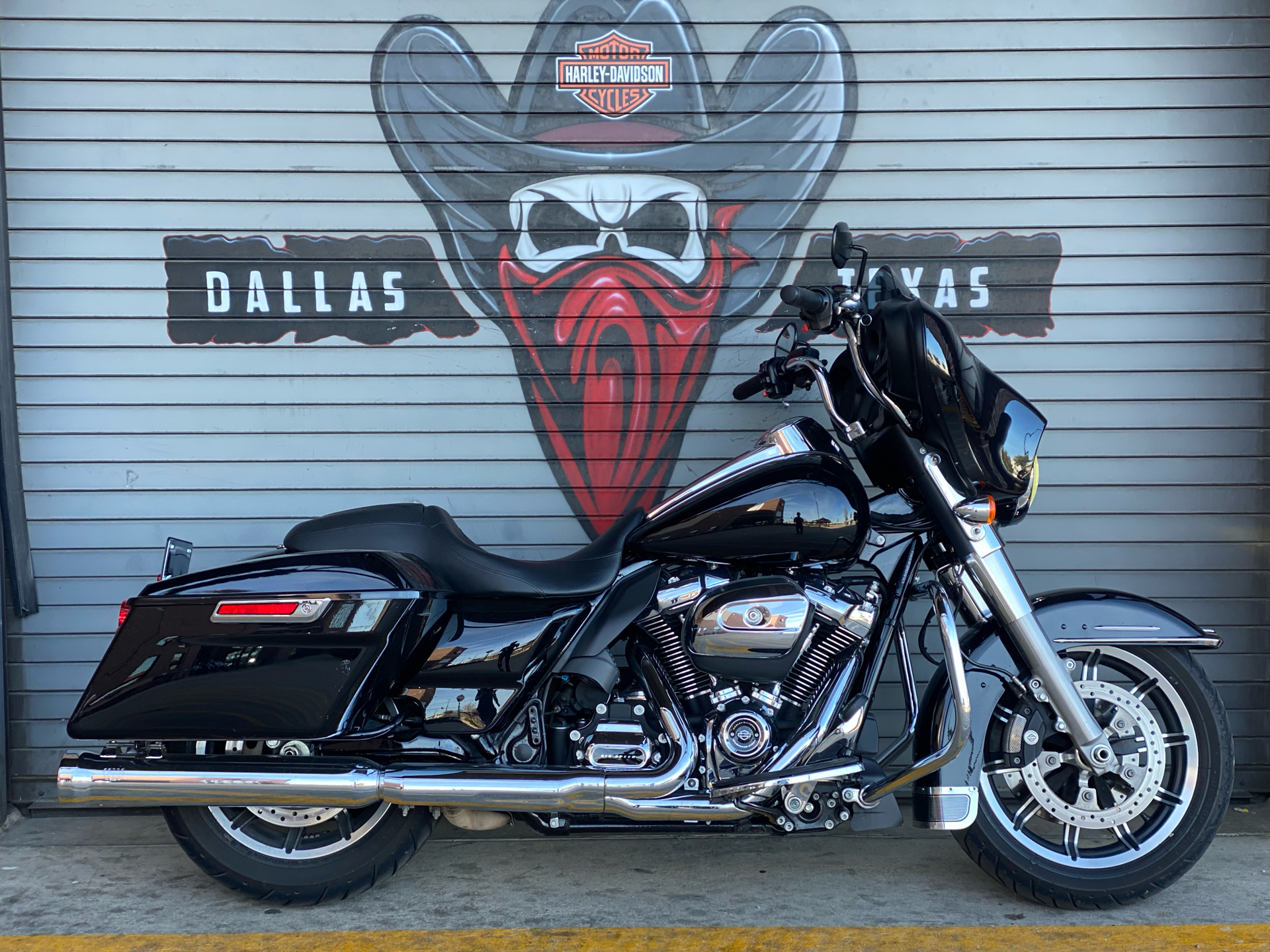 2019 Harley-Davidson Police Electra Glide® in Carrollton, Texas - Photo 3