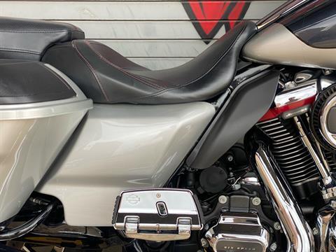 2019 Harley-Davidson CVO™ Street Glide® in Carrollton, Texas - Photo 7