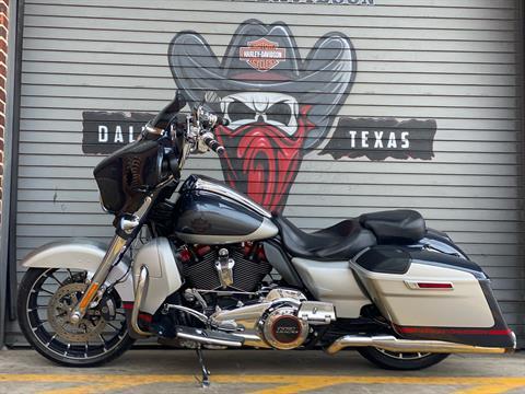 2019 Harley-Davidson CVO™ Street Glide® in Carrollton, Texas - Photo 11