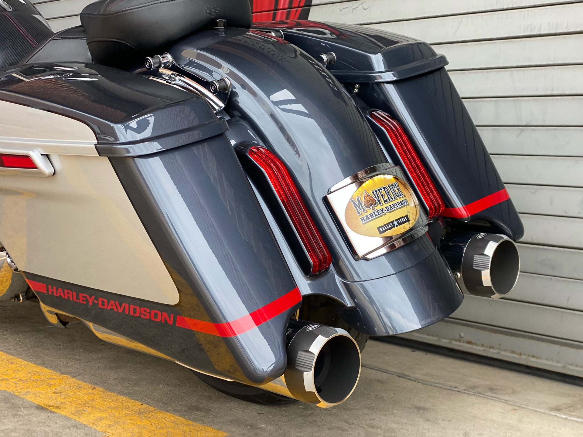 2019 Harley-Davidson CVO™ Street Glide® in Carrollton, Texas - Photo 18