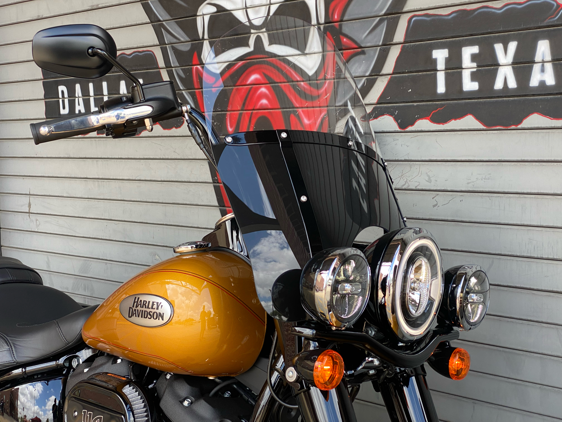 2023 Harley-Davidson Heritage Classic 114 in Carrollton, Texas - Photo 2