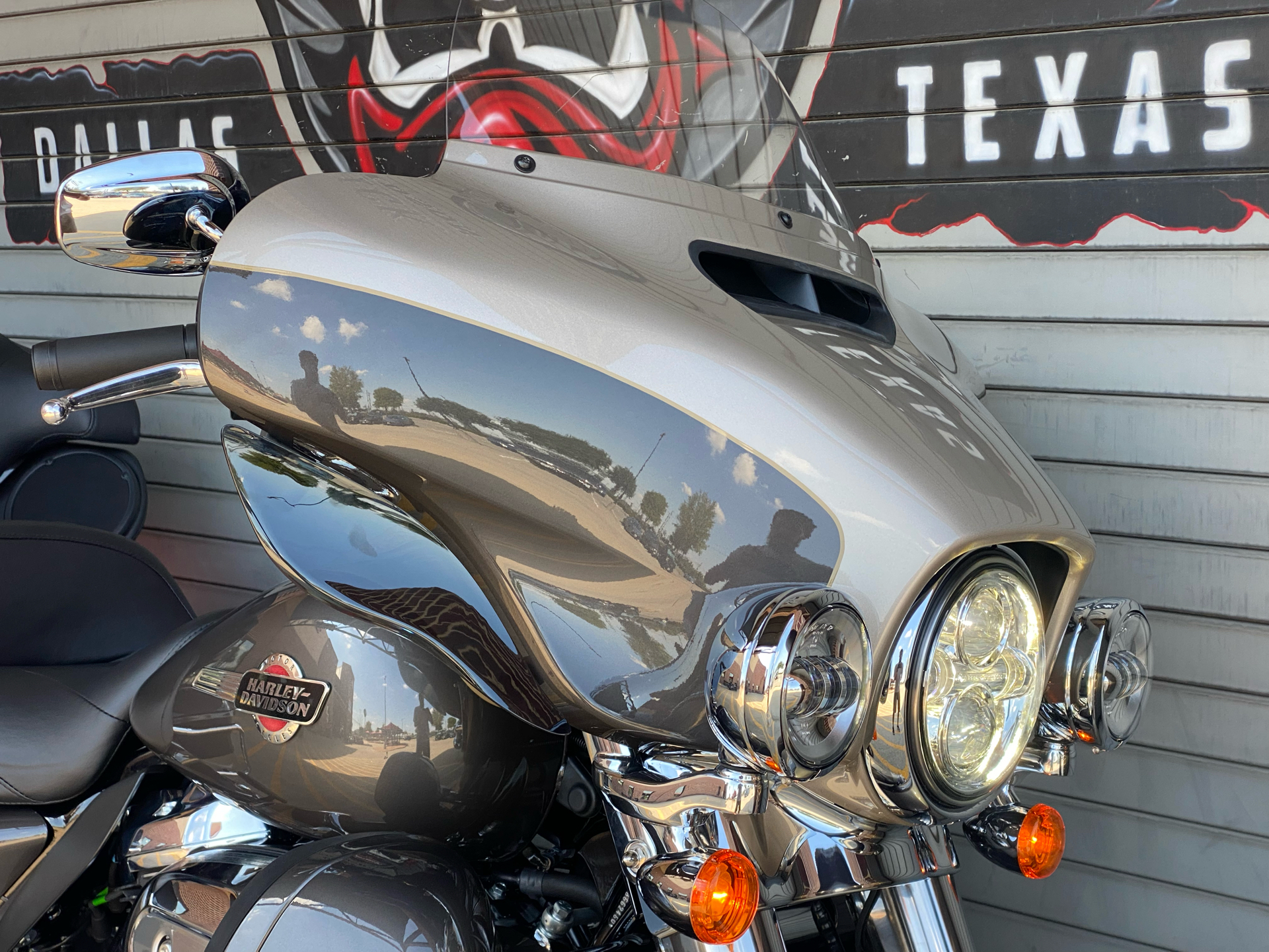 2023 Harley-Davidson Ultra Limited in Carrollton, Texas - Photo 2