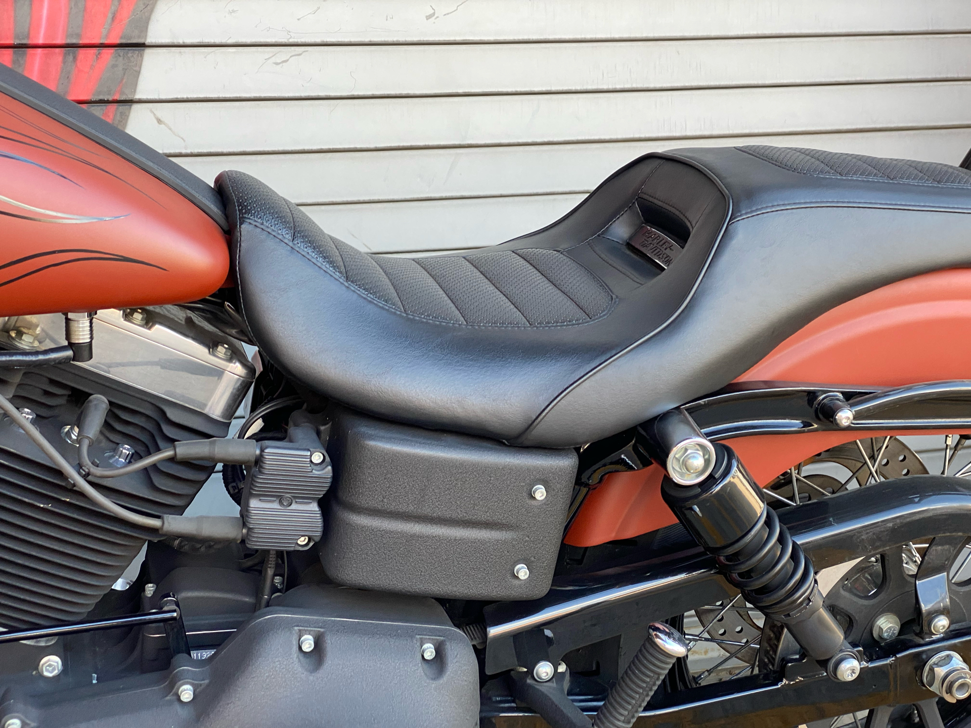 2010 Harley-Davidson Dyna® Street Bob® in Carrollton, Texas - Photo 16