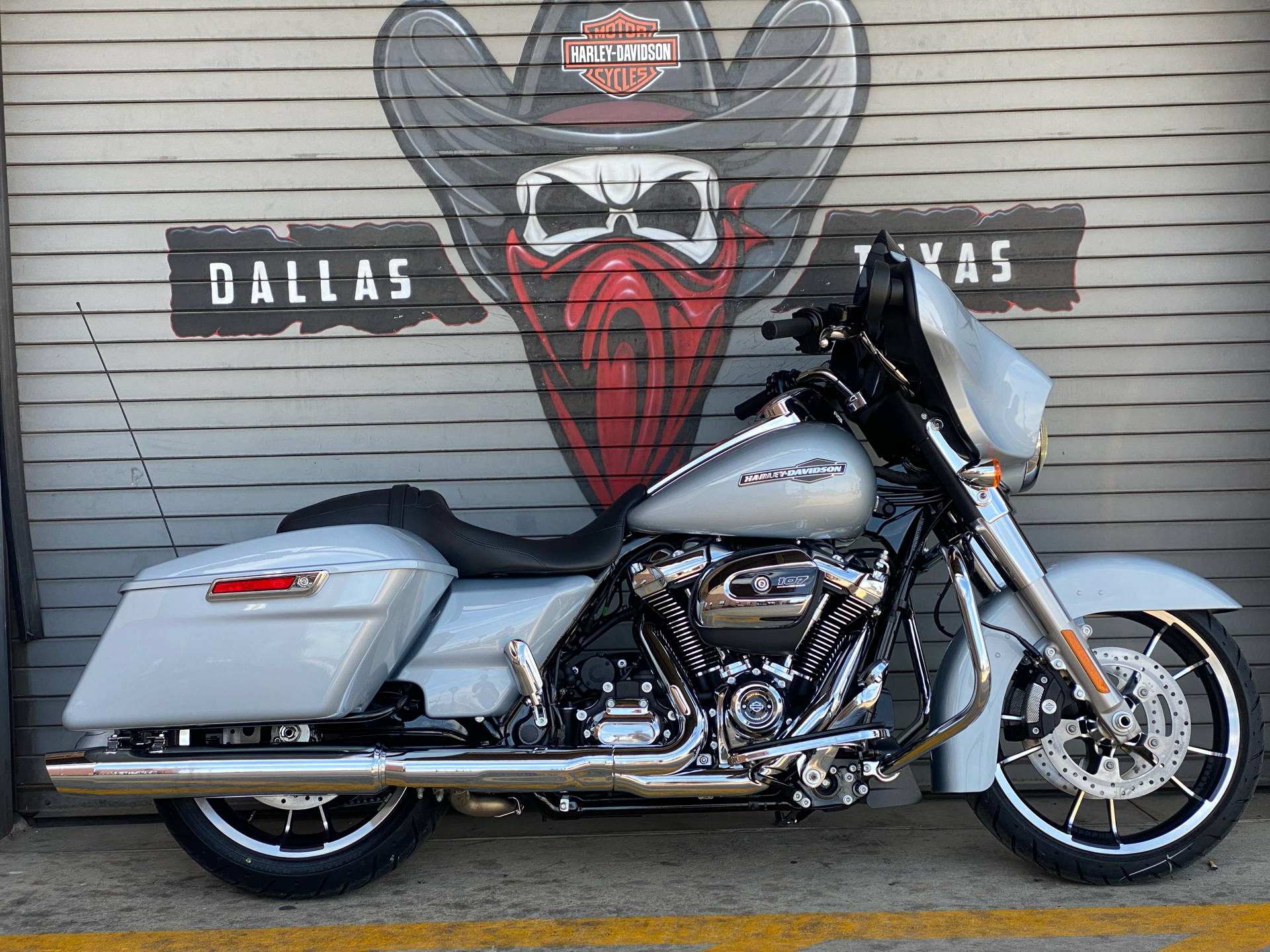 2023 Harley-Davidson Street Glide® in Carrollton, Texas - Photo 3