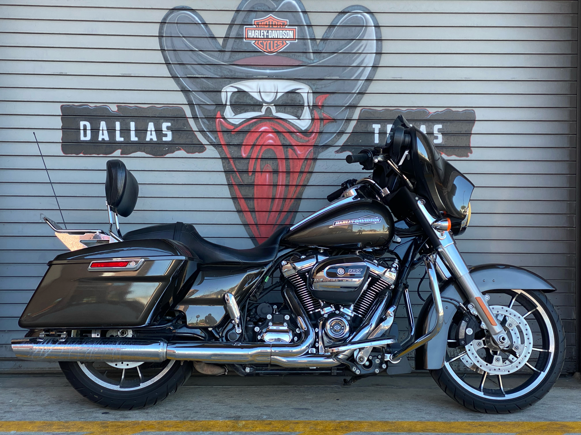 2021 Harley-Davidson Street Glide® in Carrollton, Texas - Photo 3