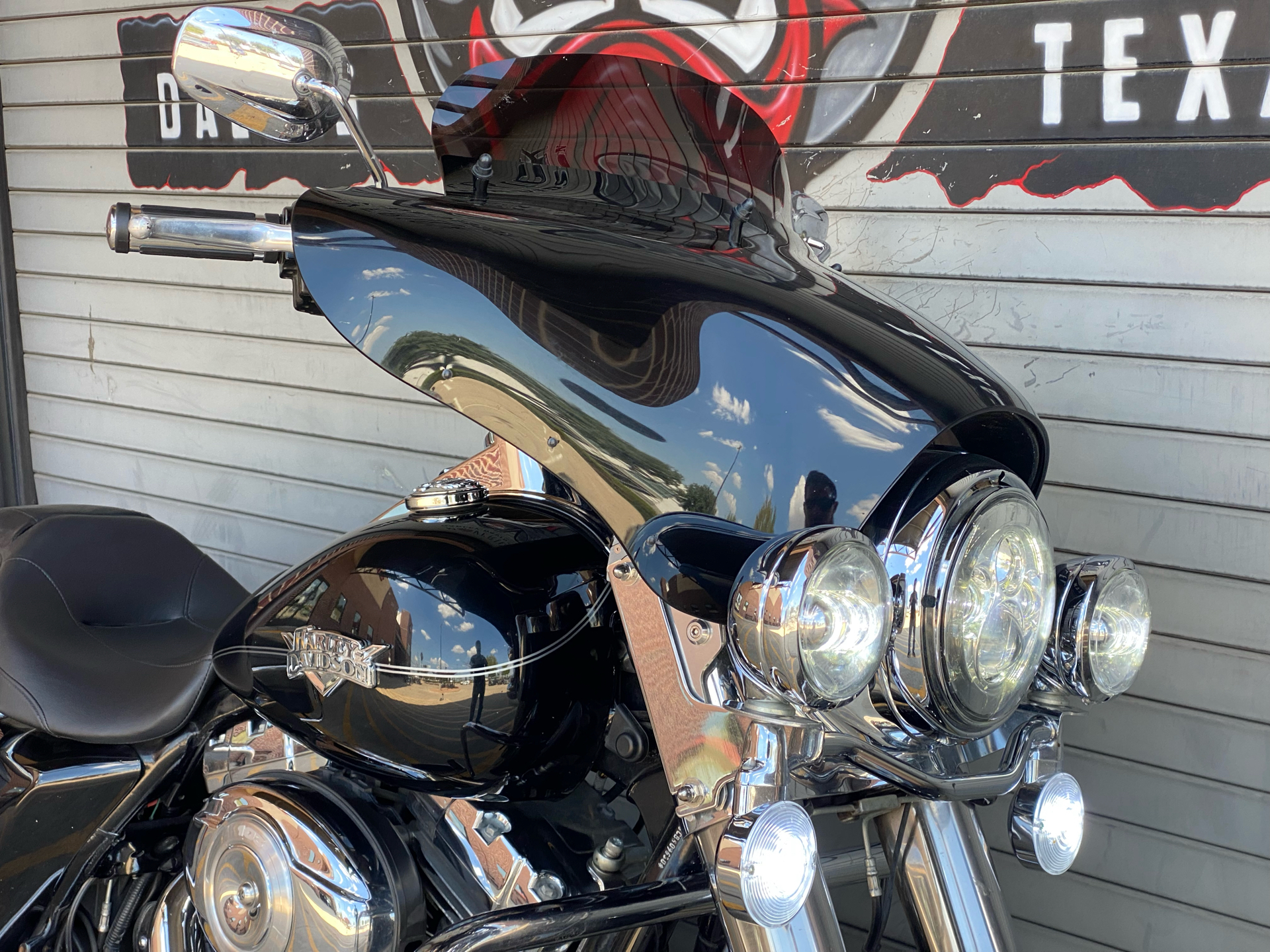 2012 Harley-Davidson Road King® Classic in Carrollton, Texas - Photo 2