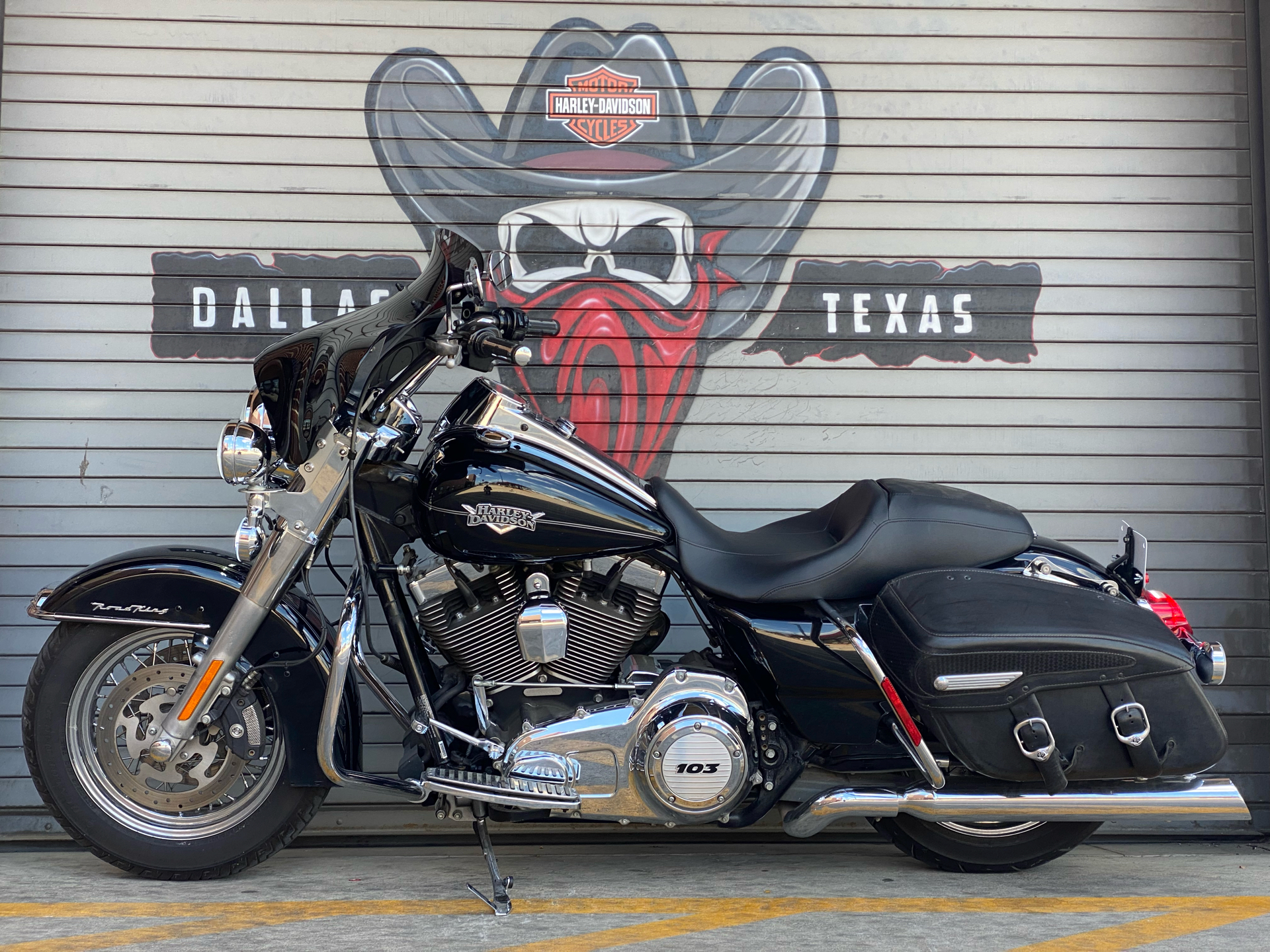 2012 Harley-Davidson Road King® Classic in Carrollton, Texas - Photo 13