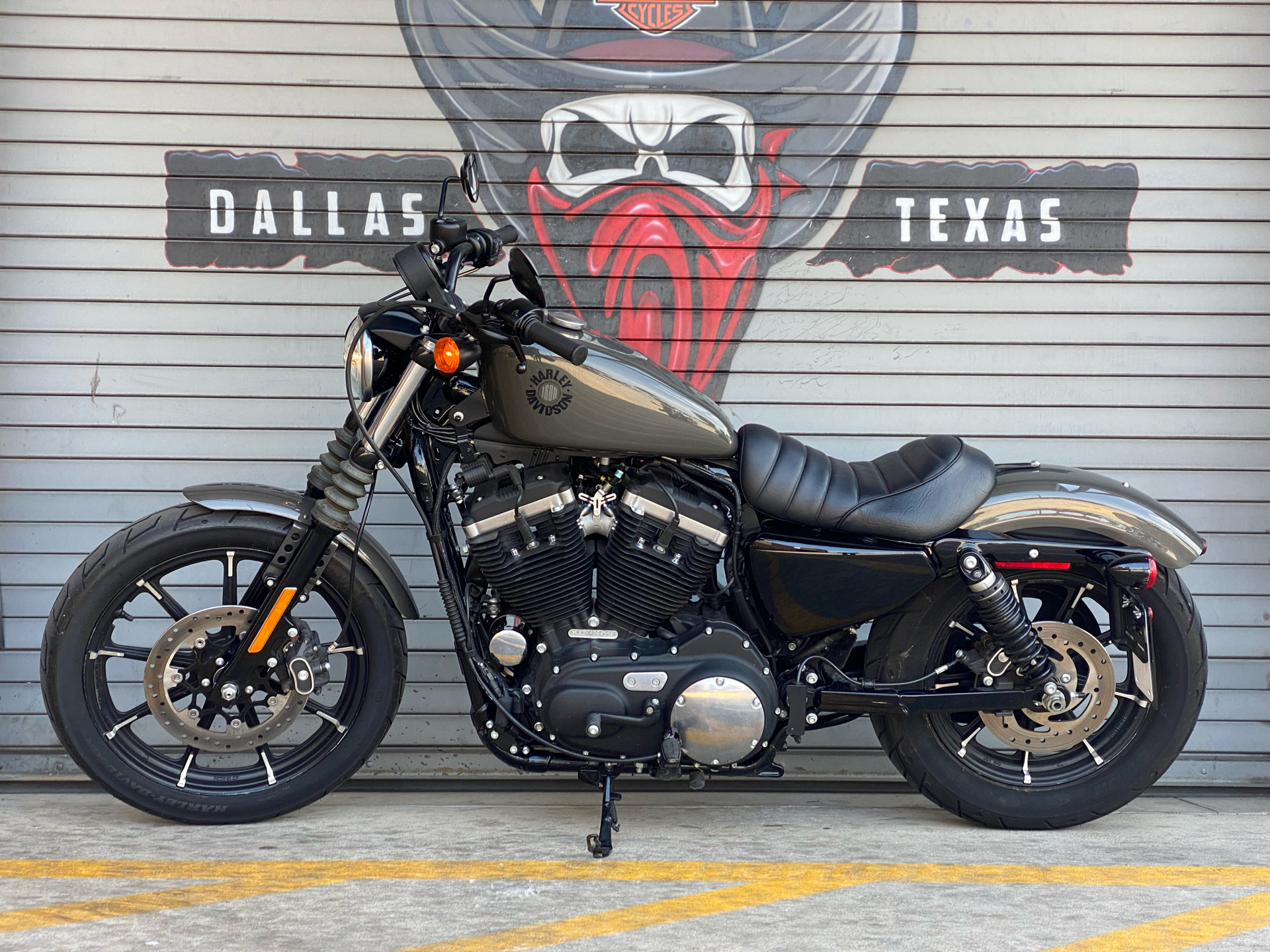 2019 Harley-Davidson Iron 883™ in Carrollton, Texas - Photo 11