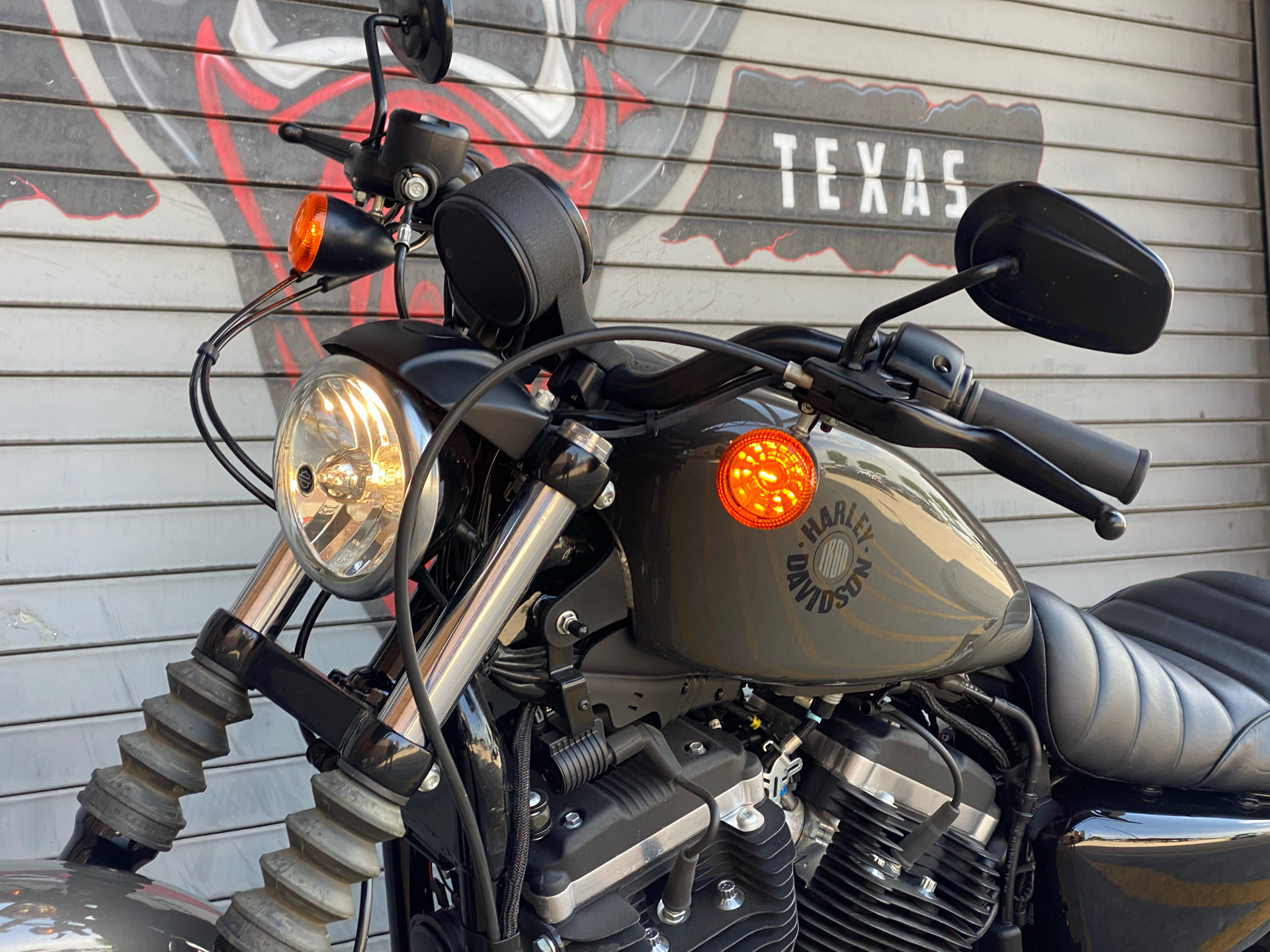 2019 Harley-Davidson Iron 883™ in Carrollton, Texas - Photo 15