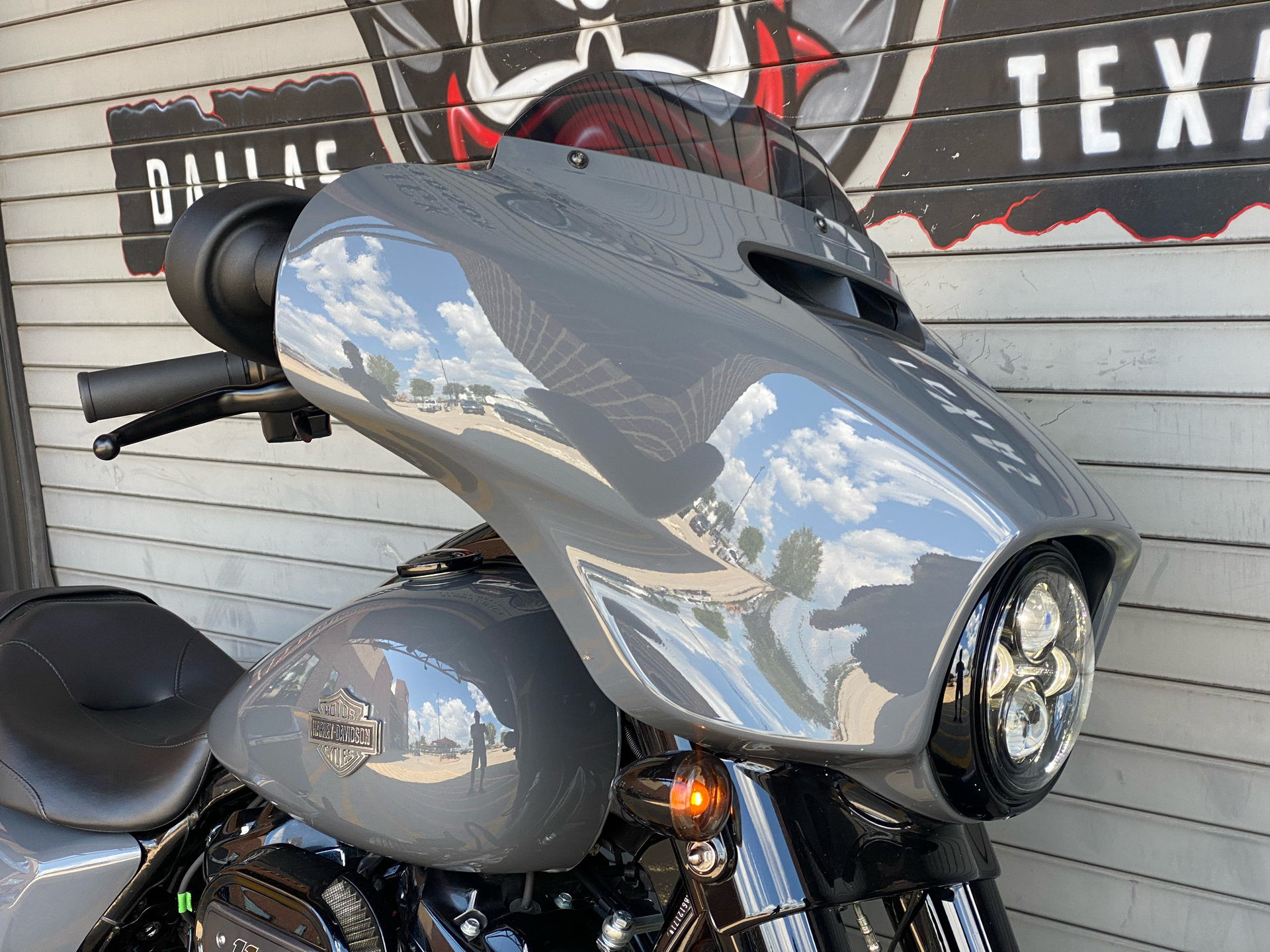 2022 Harley-Davidson Street Glide® Special in Carrollton, Texas - Photo 2