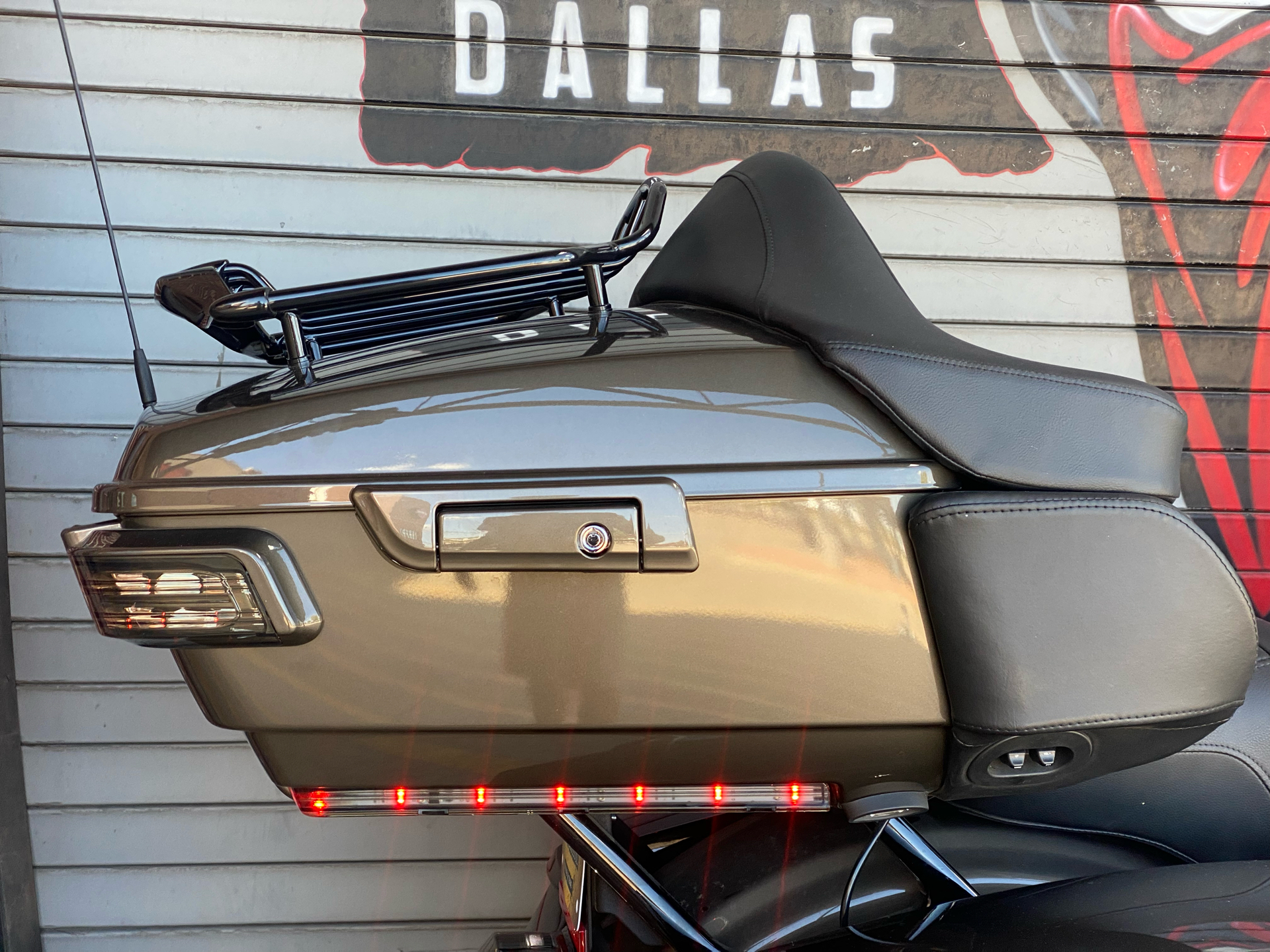 2021 Harley-Davidson CVO™ Limited in Carrollton, Texas - Photo 9