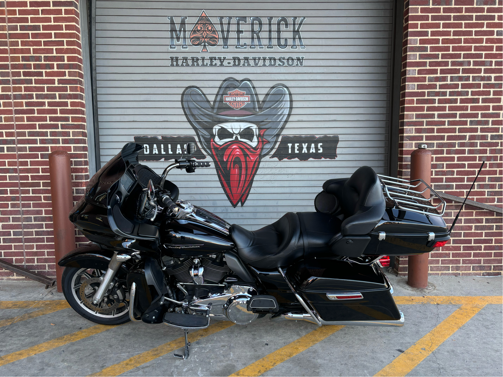 2018 Harley-Davidson Road Glide® Ultra in Carrollton, Texas - Photo 12