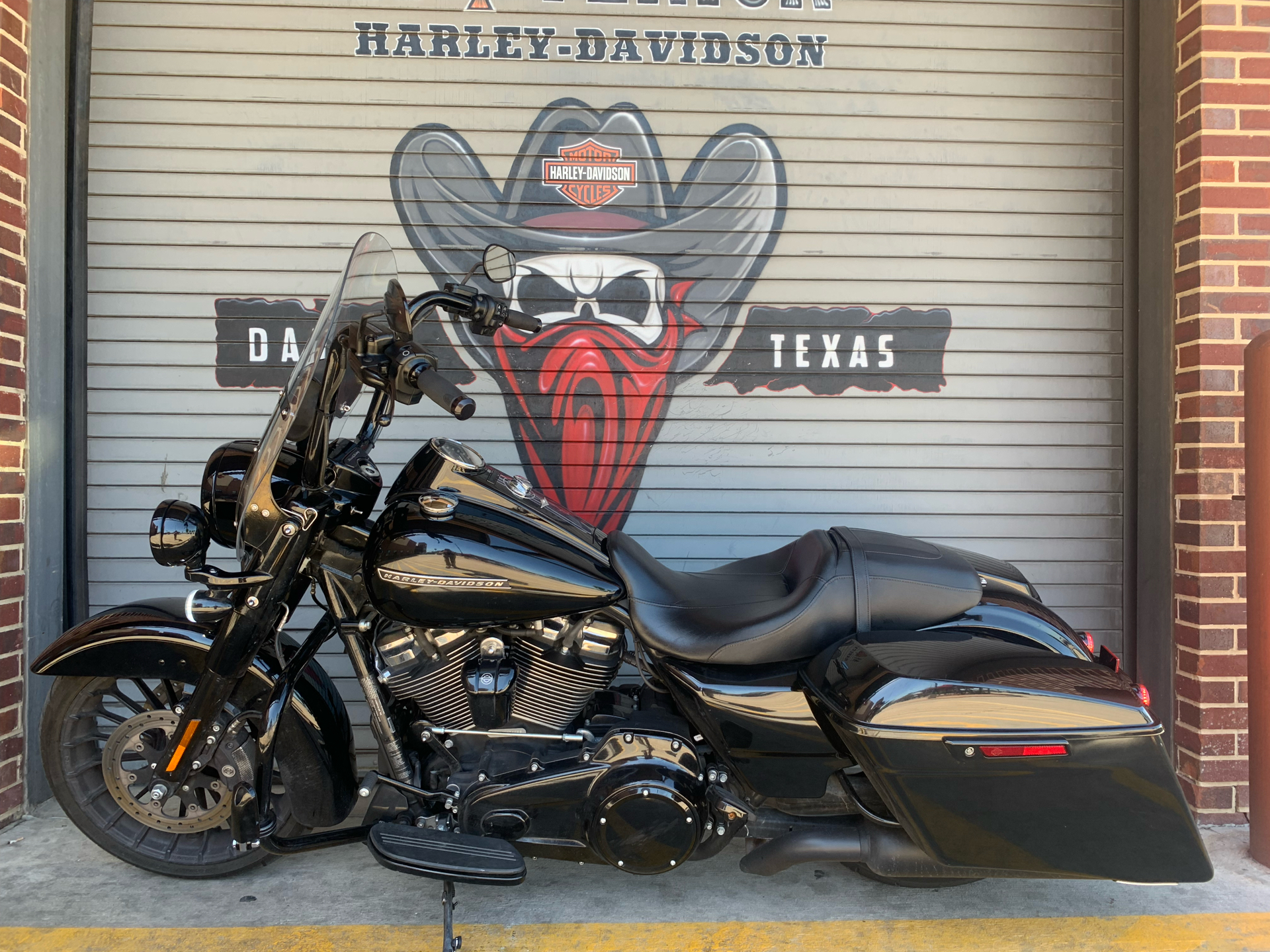 2017 Harley-Davidson Road King® Special in Carrollton, Texas - Photo 10