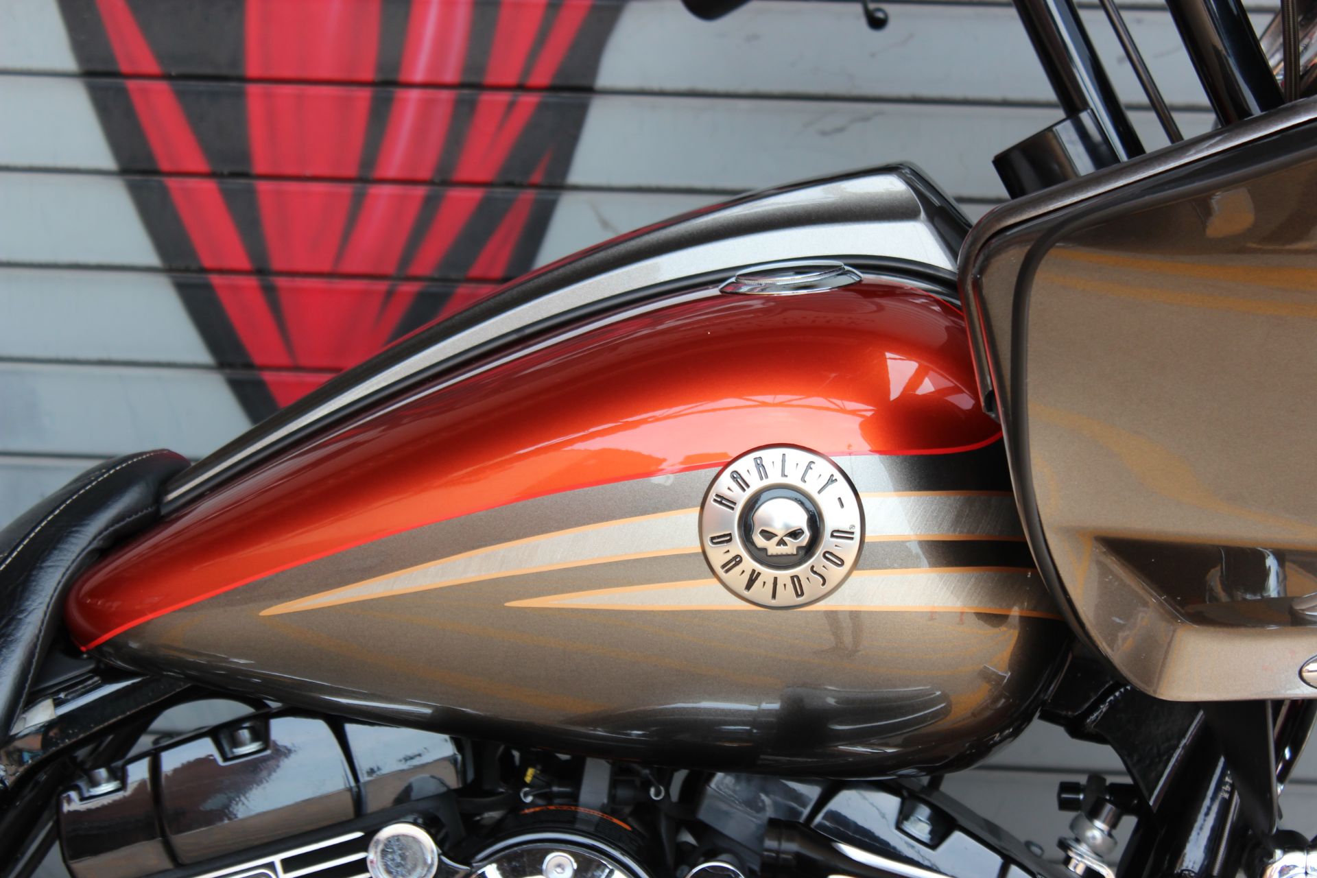 2013 Harley-Davidson CVO™ Road Glide® Custom in Carrollton, Texas - Photo 6