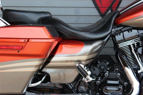 2013 Harley-Davidson CVO™ Road Glide® Custom in Carrollton, Texas - Photo 8