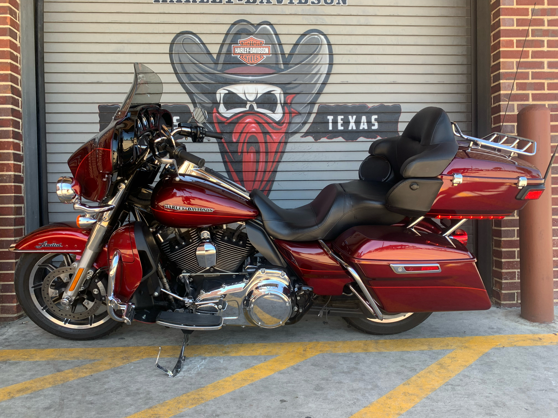 2016 Harley-Davidson Ultra Limited Low in Carrollton, Texas - Photo 10