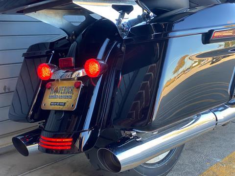 2018 Harley-Davidson Road Glide® in Carrollton, Texas - Photo 10