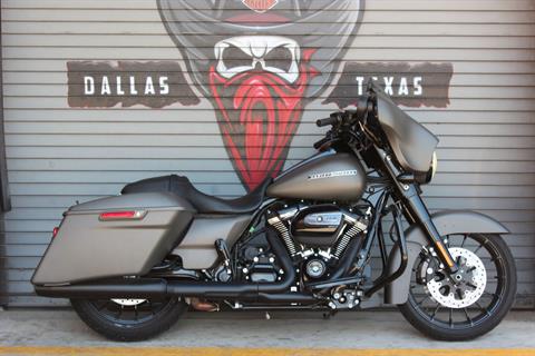 2019 Harley-Davidson Street Glide® Special in Carrollton, Texas - Photo 3