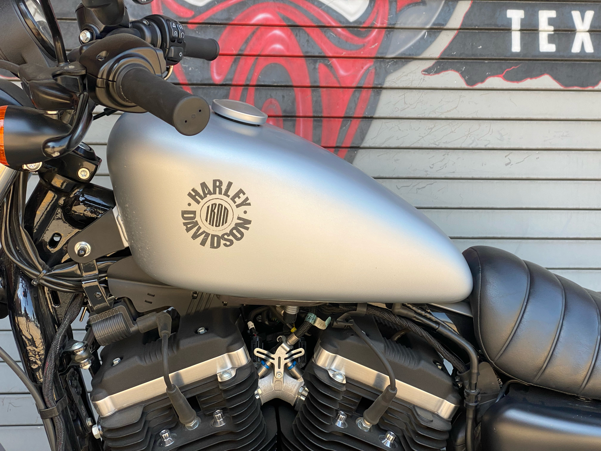 2020 Harley-Davidson Iron 883™ in Carrollton, Texas - Photo 16