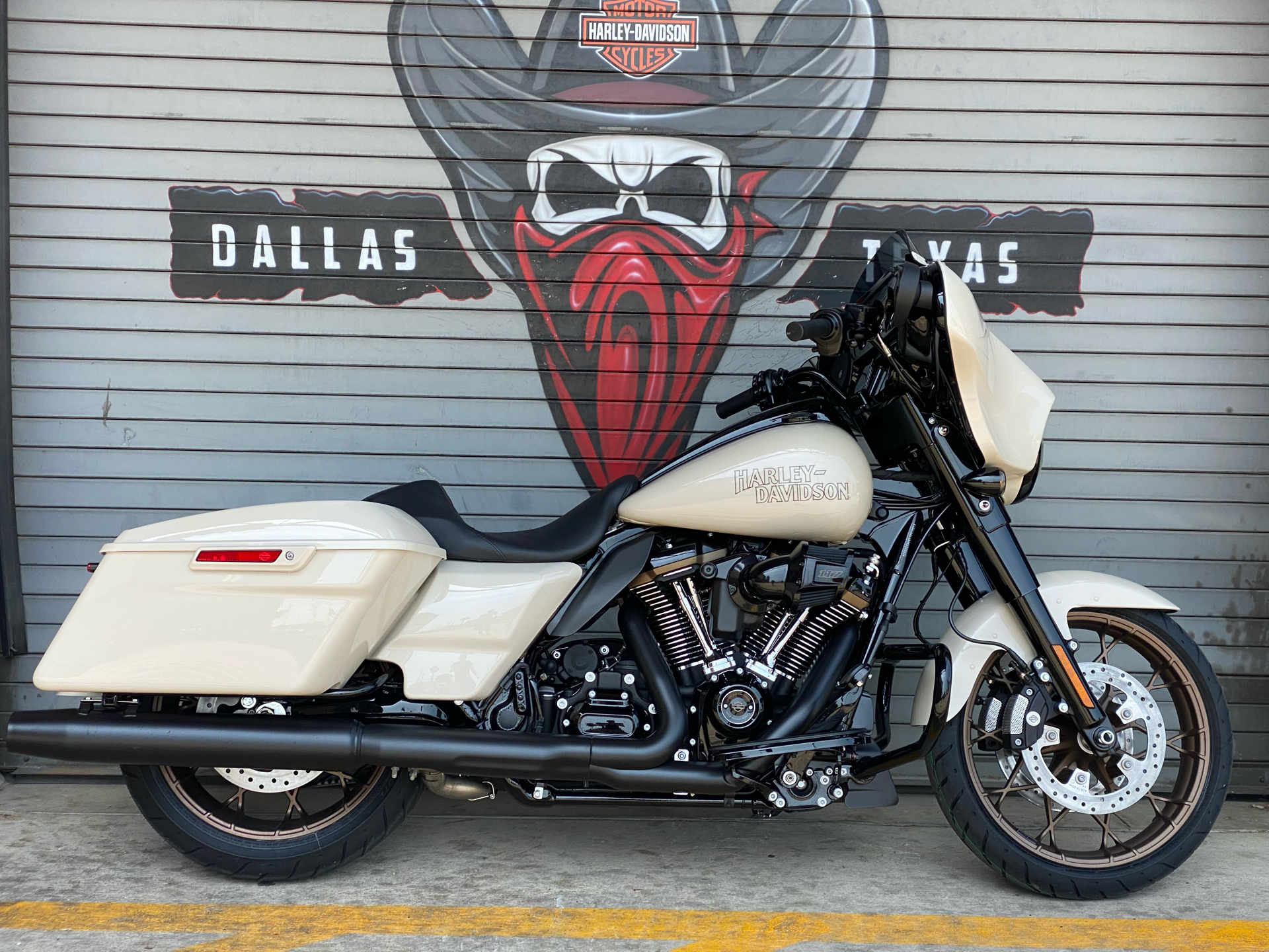 2023 Harley-Davidson Street Glide® ST in Carrollton, Texas - Photo 3