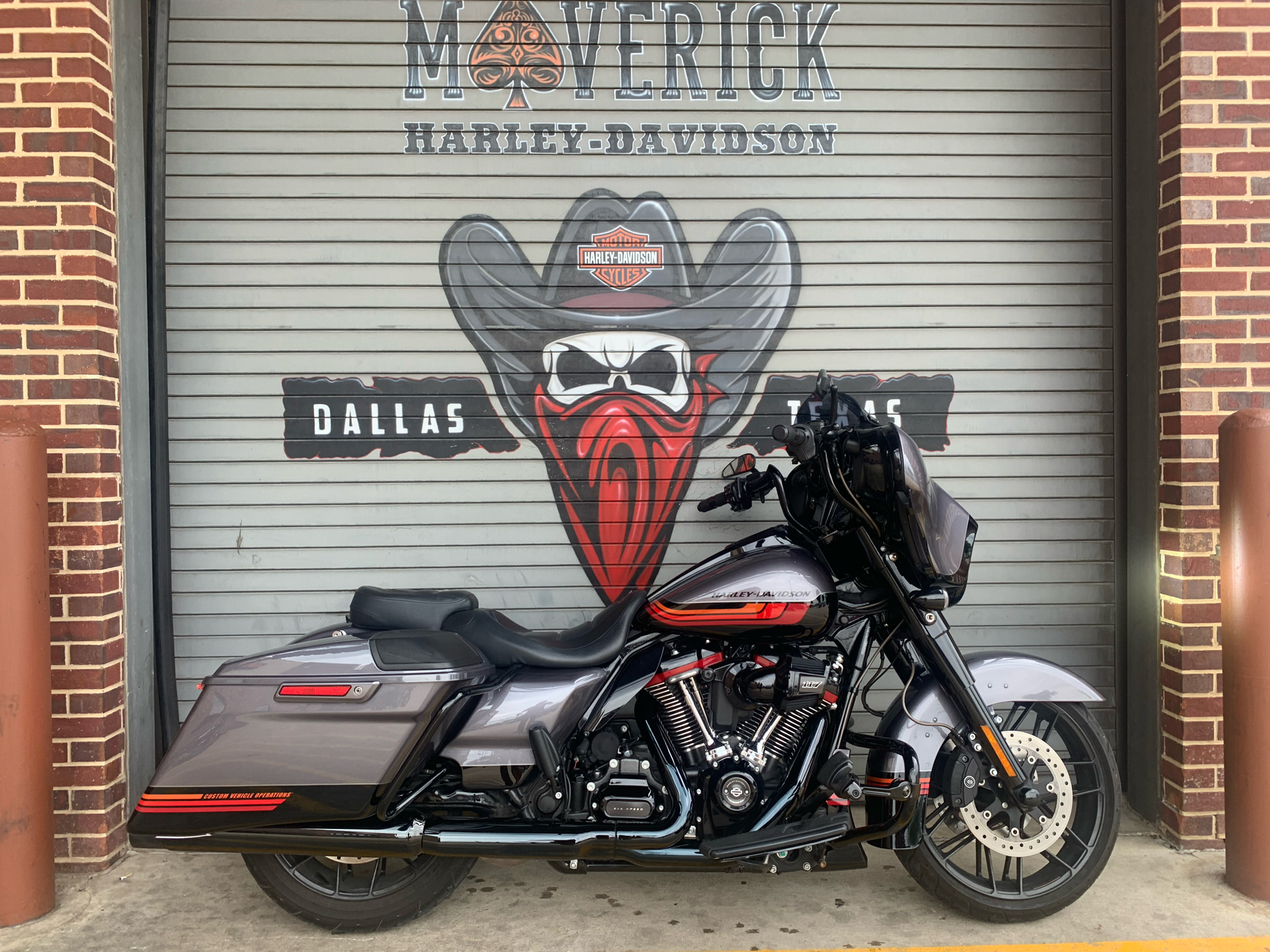 2020 Harley-Davidson CVO™ Street Glide® in Carrollton, Texas - Photo 1