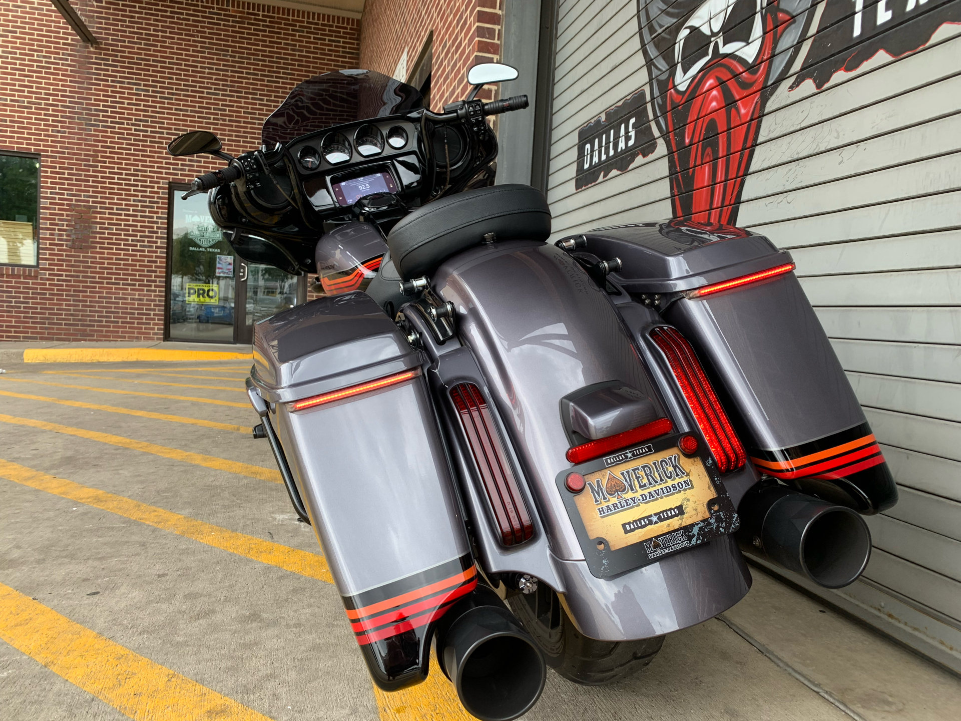 2020 Harley-Davidson CVO™ Street Glide® in Carrollton, Texas - Photo 16