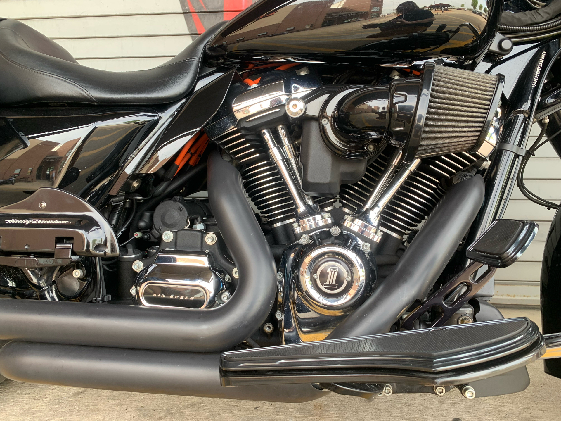 2017 Harley-Davidson Street Glide® Special in Carrollton, Texas - Photo 6