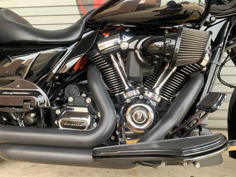 2017 Harley-Davidson Street Glide® Special in Carrollton, Texas - Photo 6