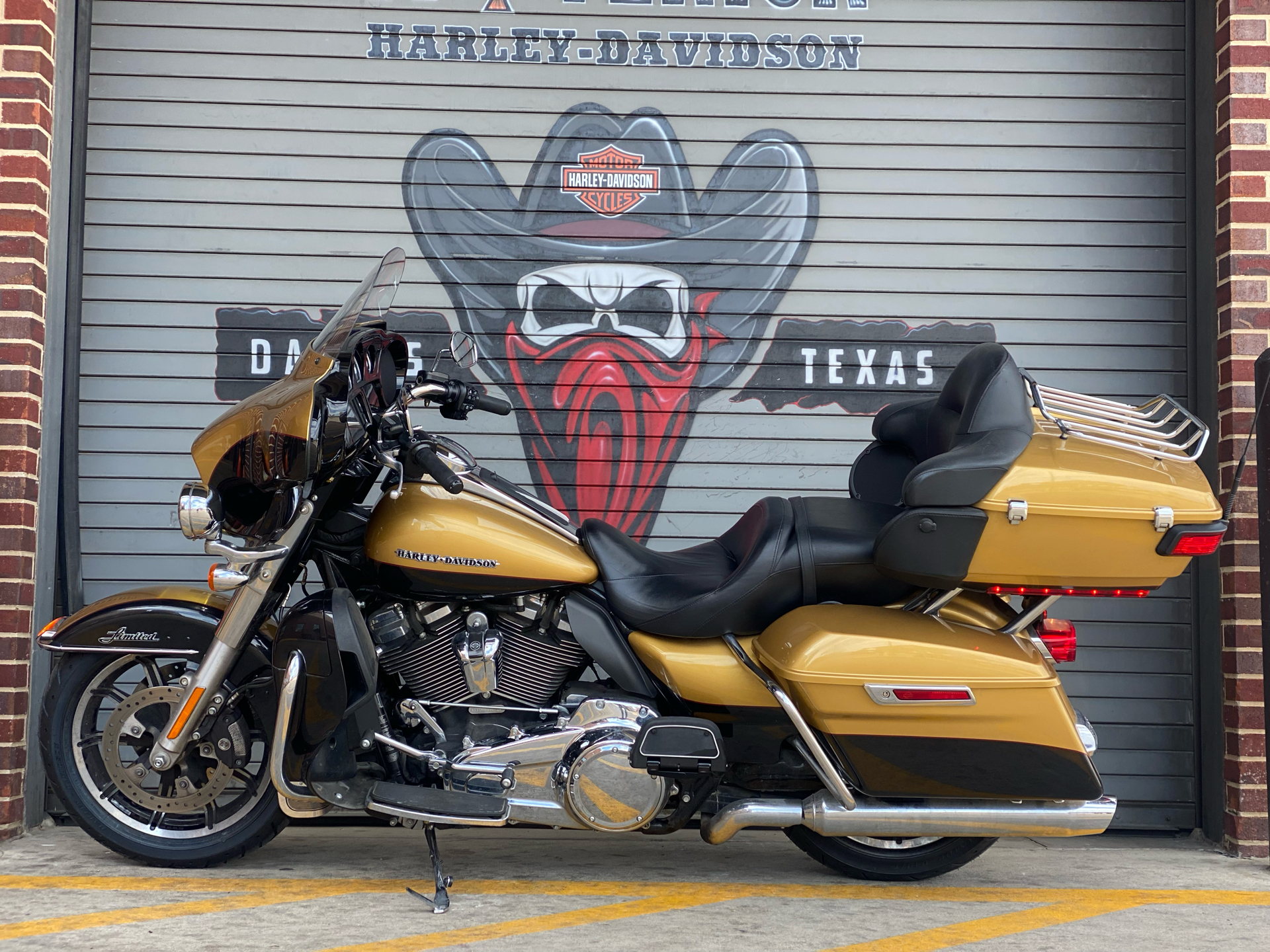 2017 Harley-Davidson Ultra Limited in Carrollton, Texas - Photo 15