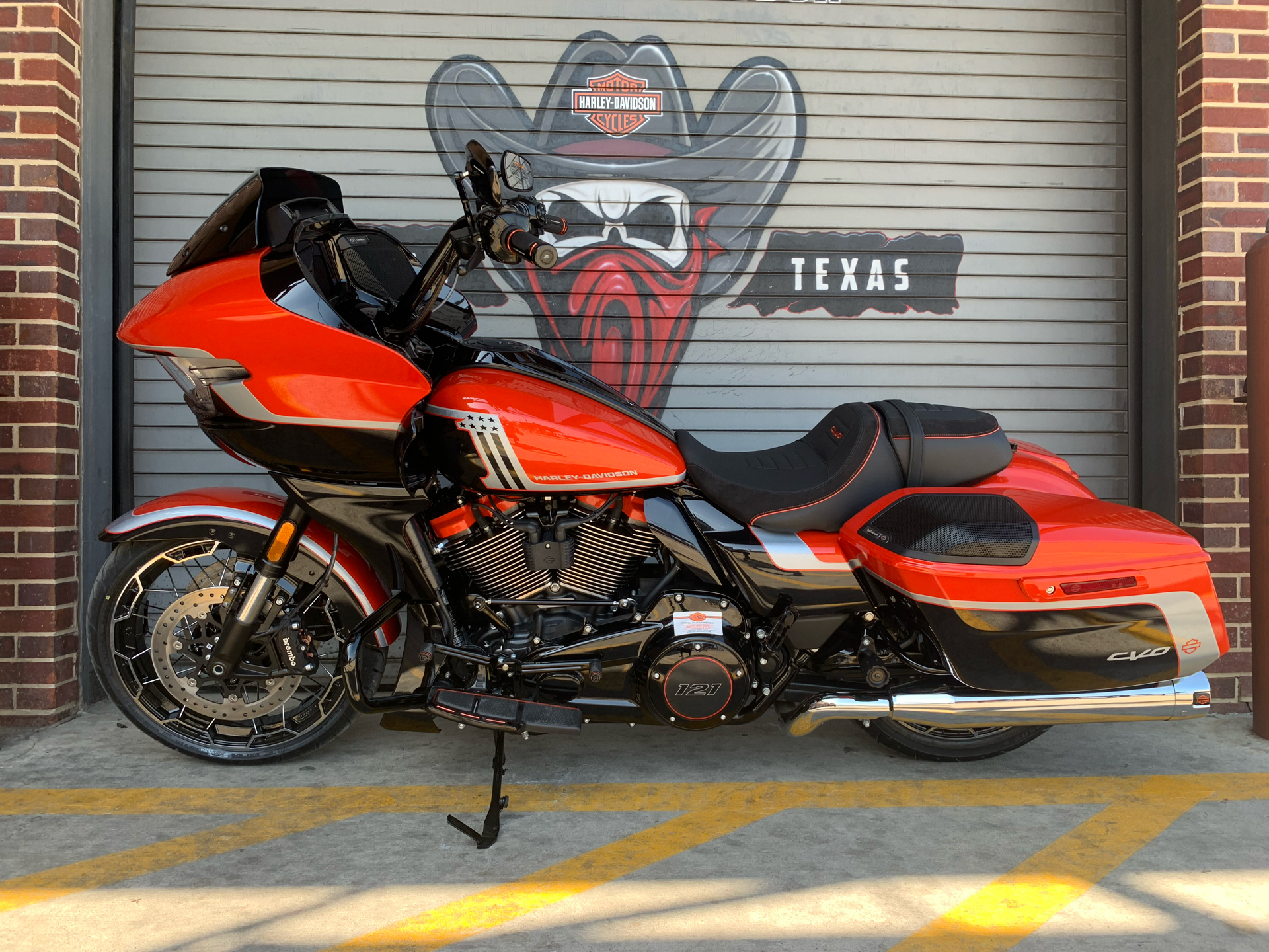 2024 Harley-Davidson CVO™ Road Glide® in Carrollton, Texas - Photo 10