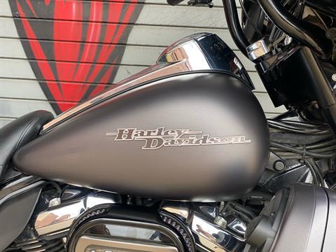 2017 Harley-Davidson Street Glide® Special in Carrollton, Texas - Photo 5