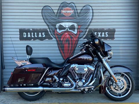 2011 Harley-Davidson Street Glide® in Carrollton, Texas - Photo 3