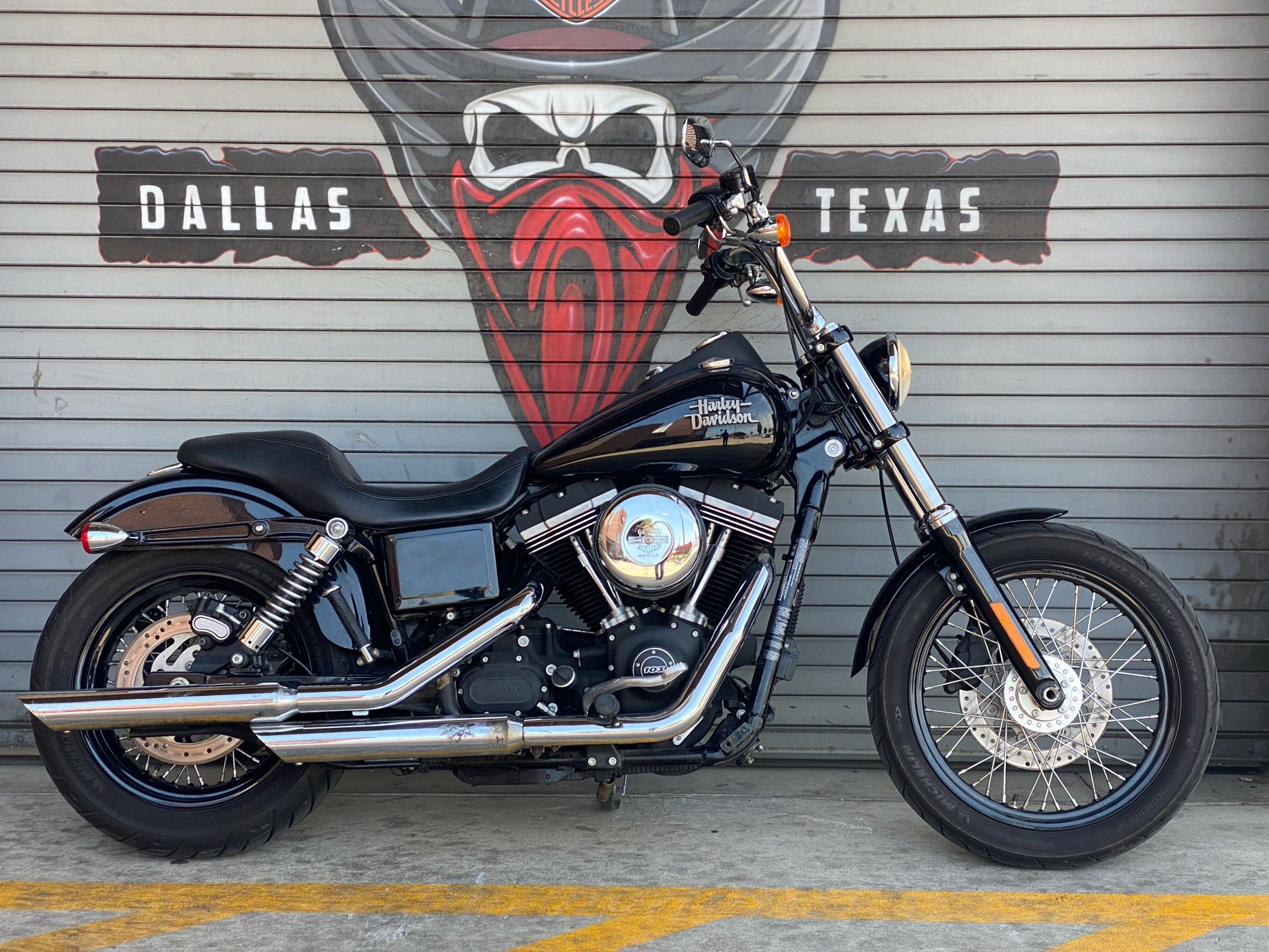 2015 Harley-Davidson Street Bob® in Carrollton, Texas - Photo 3