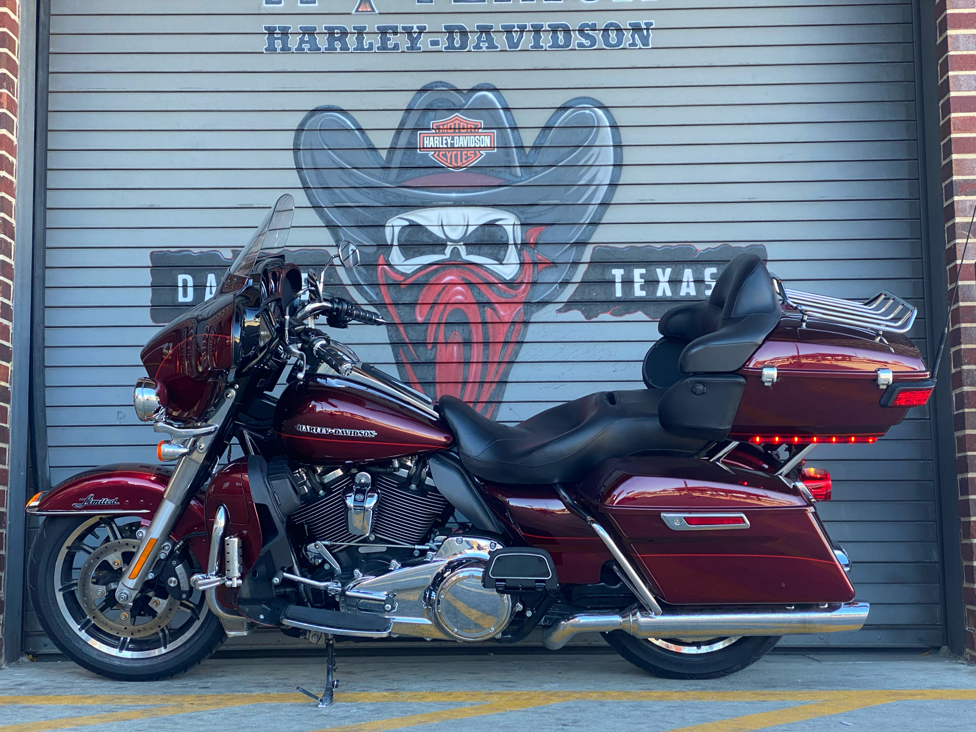 2017 Harley-Davidson Ultra Limited in Carrollton, Texas - Photo 15