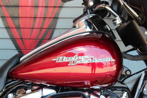 2017 Harley-Davidson Street Glide® in Carrollton, Texas - Photo 5