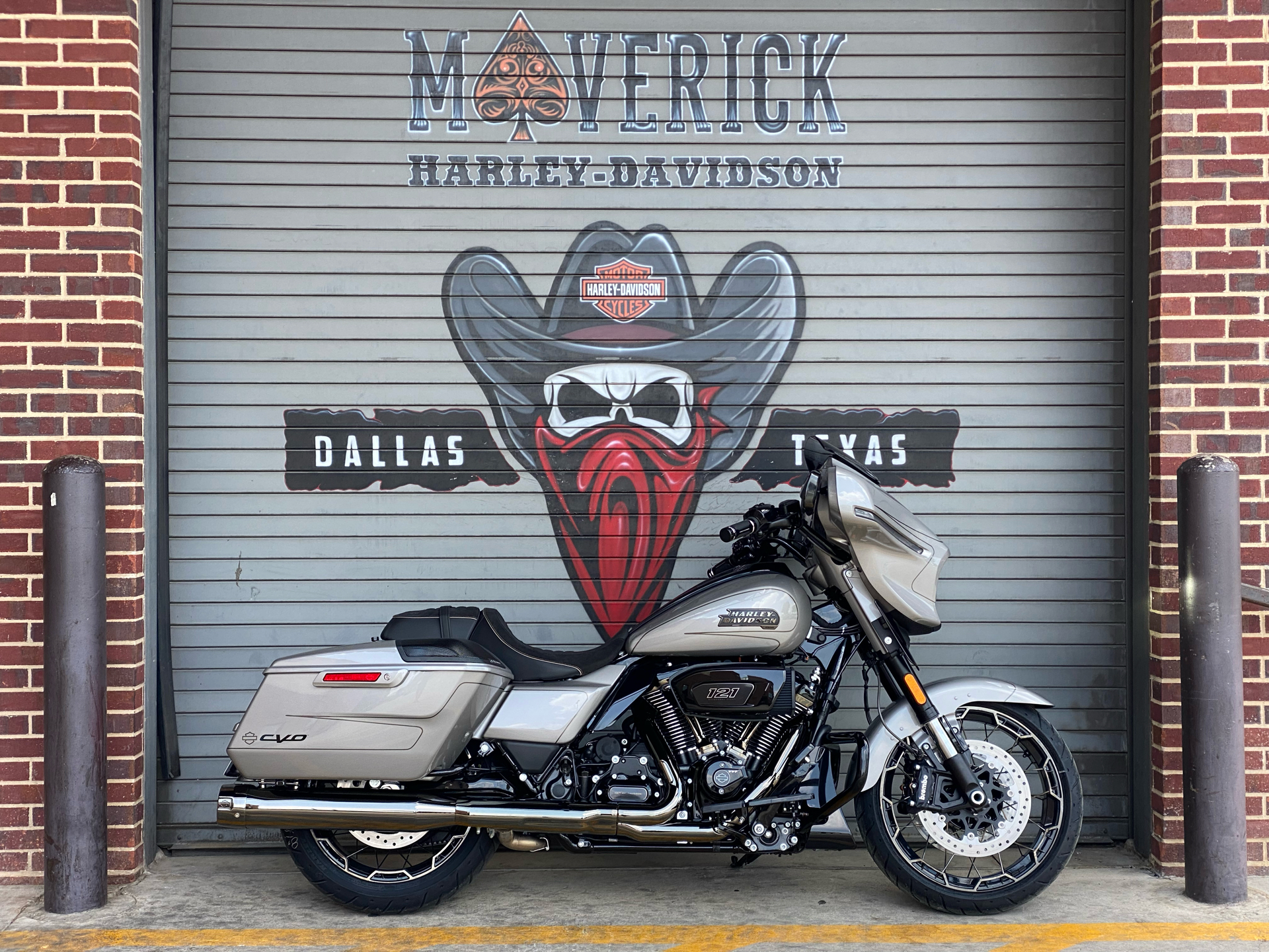 2023 Harley-Davidson CVO™ Street Glide® in Carrollton, Texas - Photo 1
