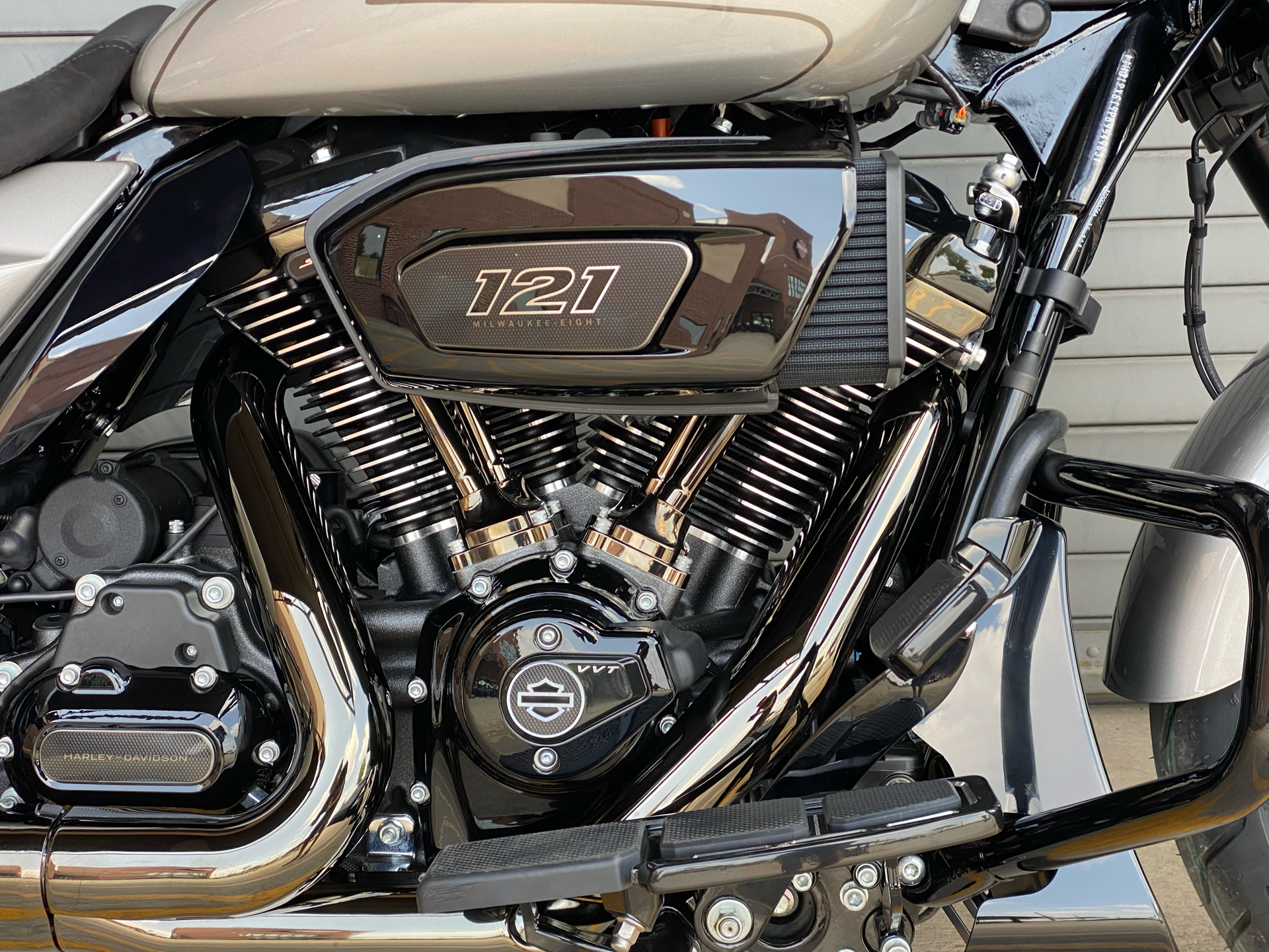 2023 Harley-Davidson CVO™ Street Glide® in Carrollton, Texas - Photo 6