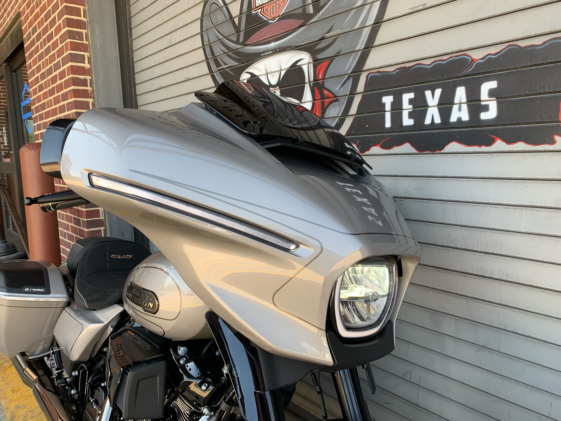 2023 Harley-Davidson CVO™ Street Glide® in Carrollton, Texas - Photo 2