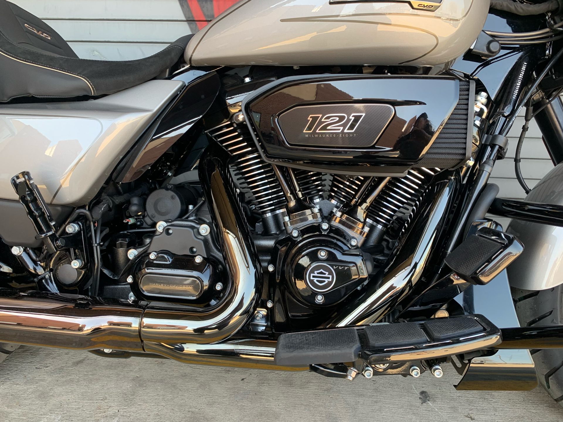 2023 Harley-Davidson CVO™ Street Glide® in Carrollton, Texas - Photo 6