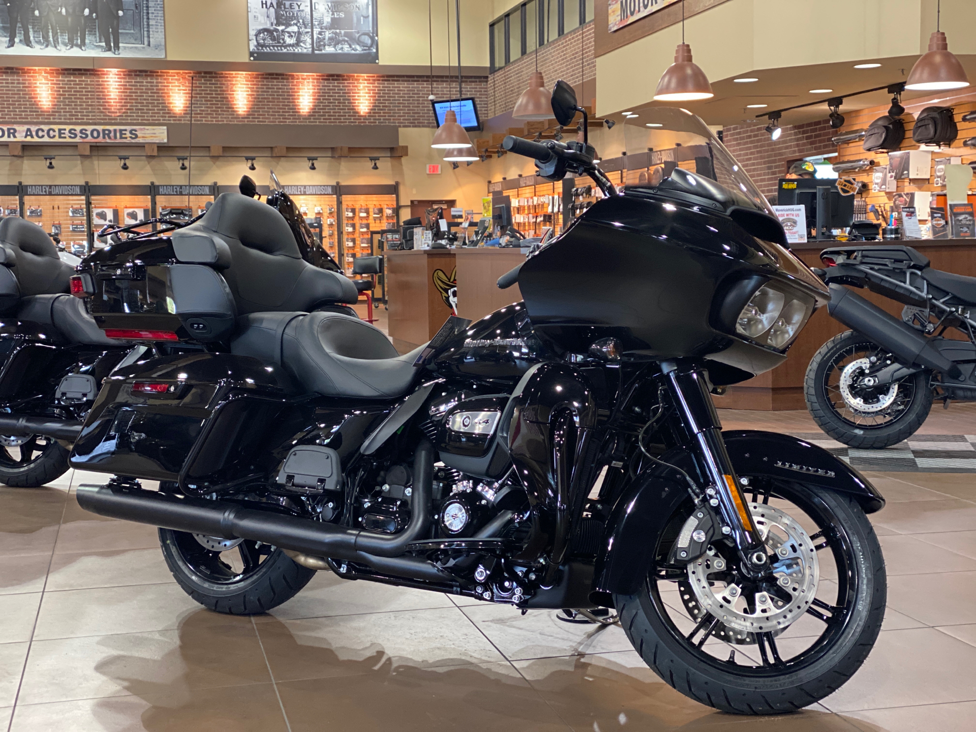 2022 Harley-Davidson Road Glide® Limited in Carrollton, Texas - Photo 1