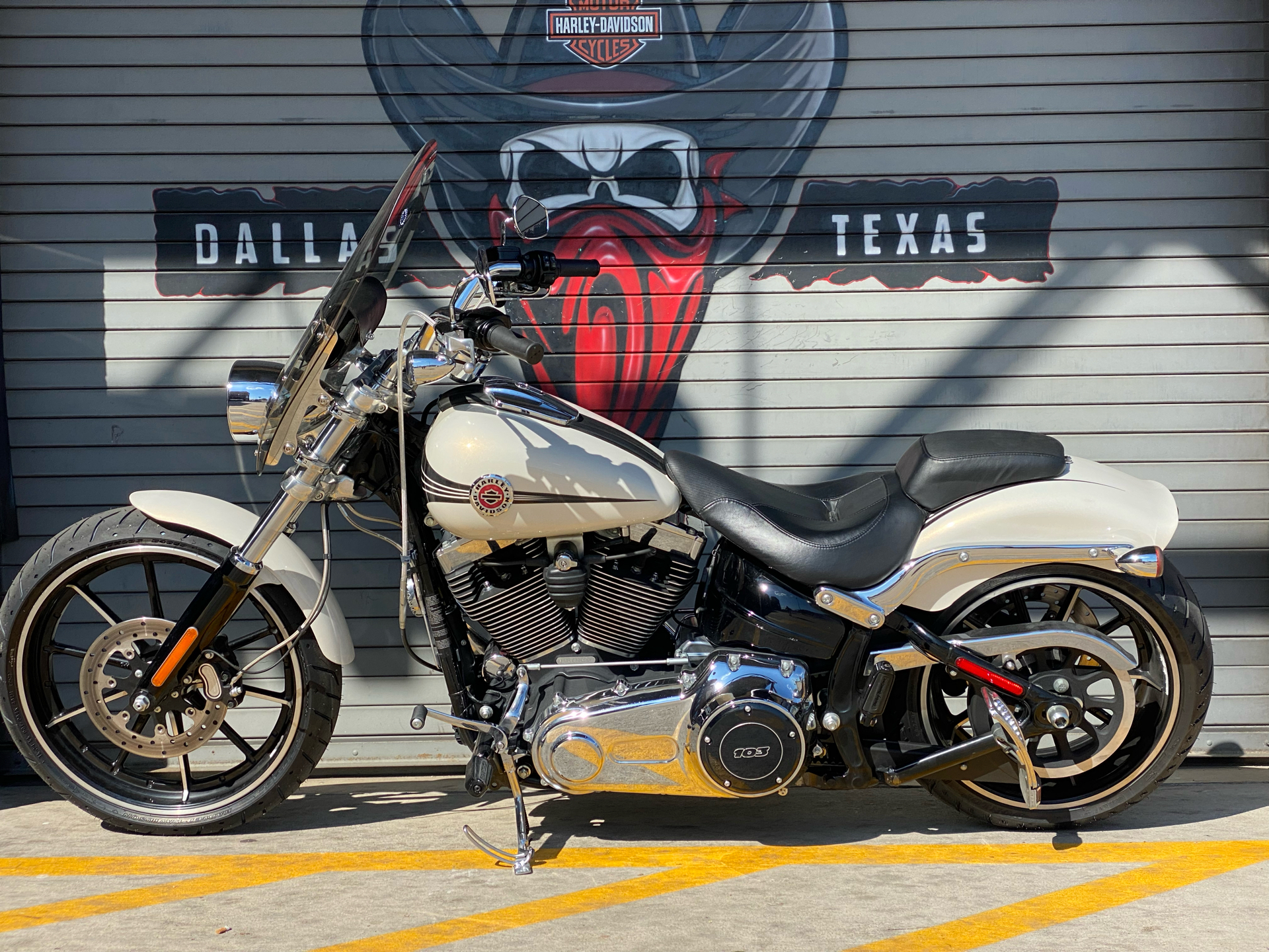 2014 Harley-Davidson Breakout® in Carrollton, Texas - Photo 10