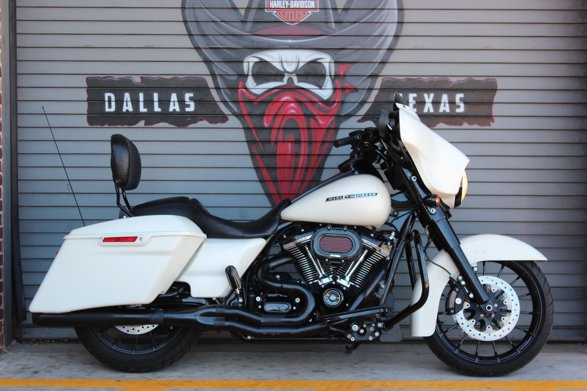 2018 Harley-Davidson Street Glide® Special in Carrollton, Texas - Photo 3