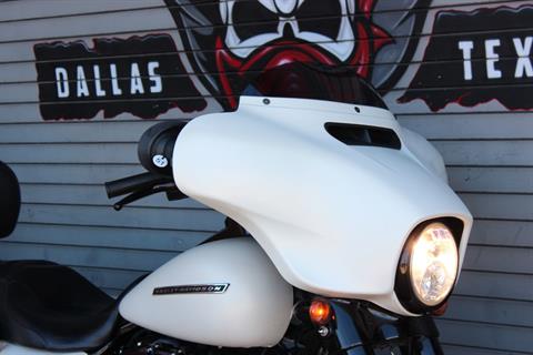 2018 Harley-Davidson Street Glide® Special in Carrollton, Texas - Photo 2