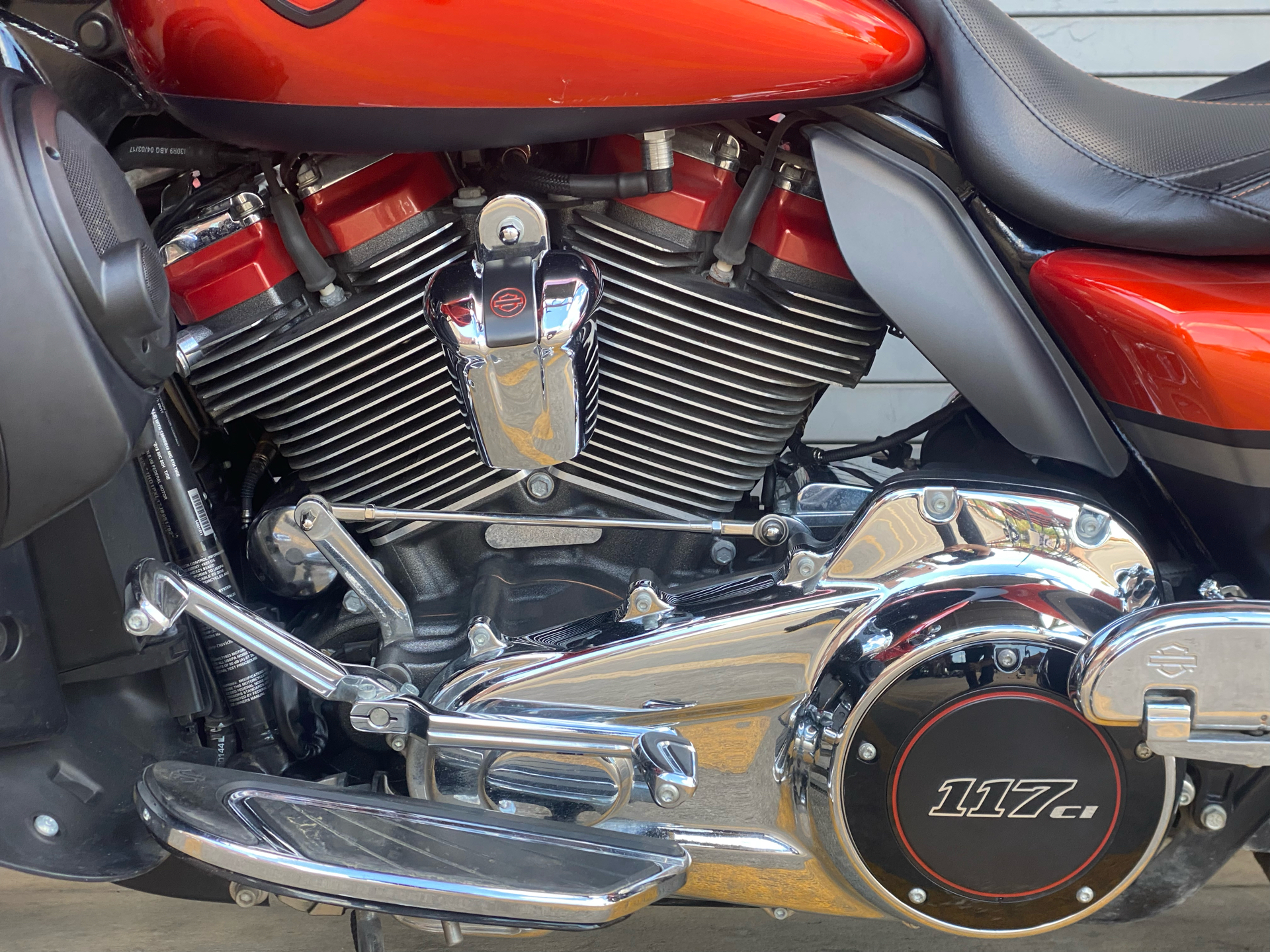 2018 Harley-Davidson CVO™ Street Glide® in Carrollton, Texas - Photo 21