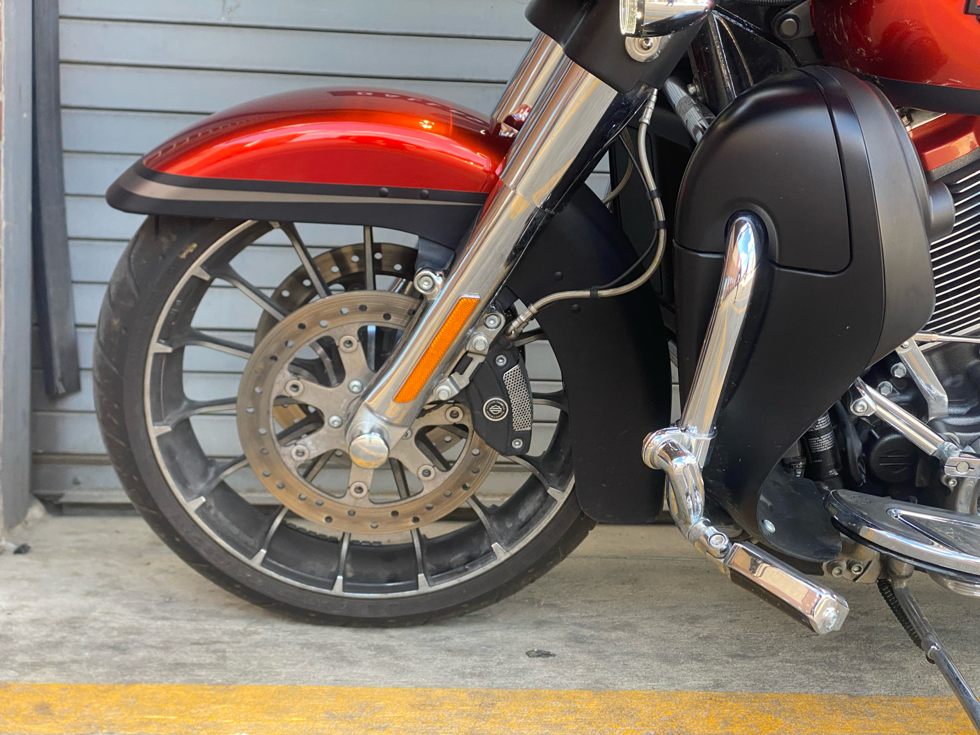 2018 Harley-Davidson CVO™ Street Glide® in Carrollton, Texas - Photo 18