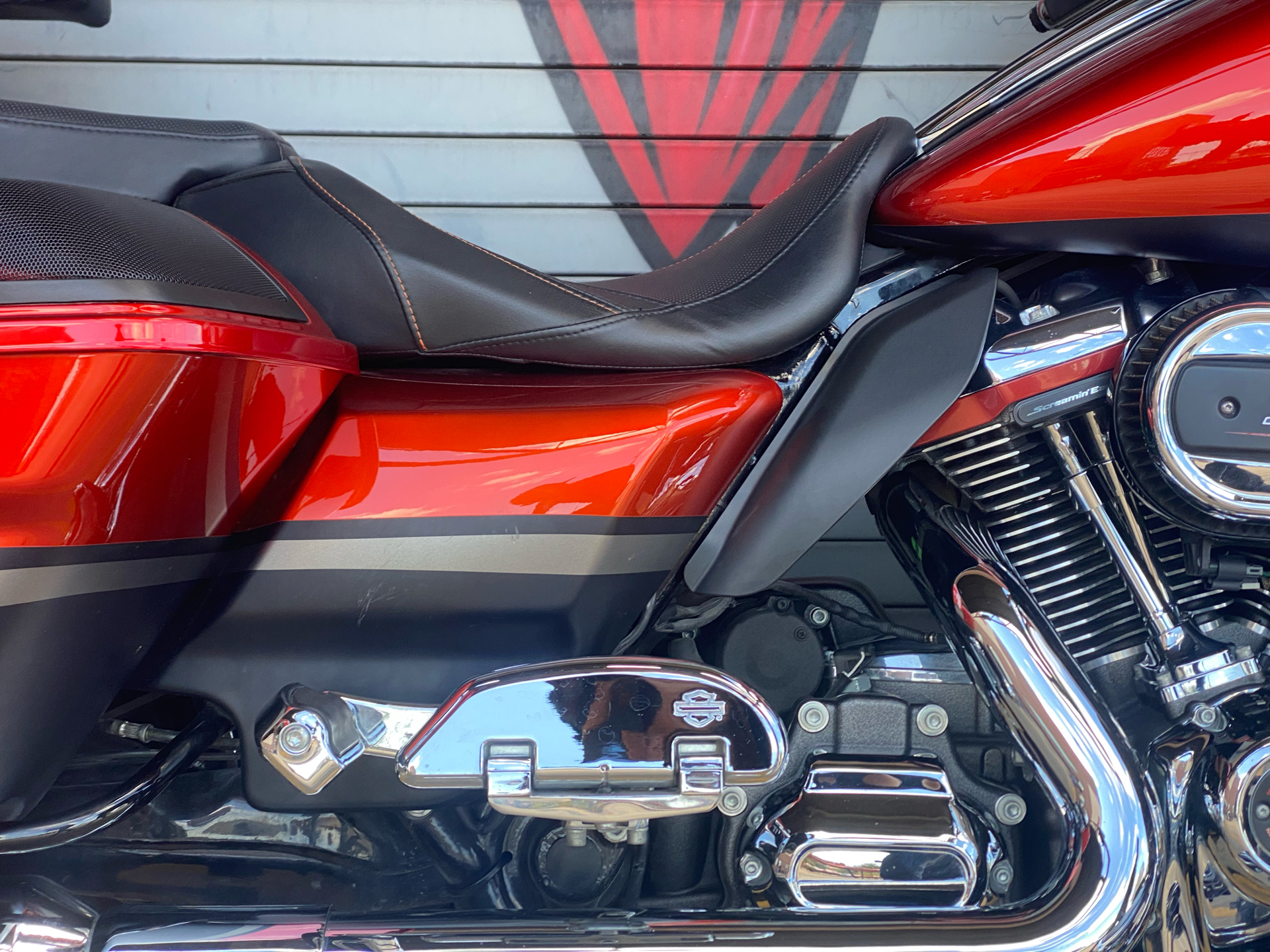 2018 Harley-Davidson CVO™ Street Glide® in Carrollton, Texas - Photo 8
