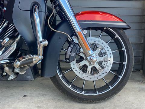 2018 Harley-Davidson CVO™ Street Glide® in Carrollton, Texas - Photo 4